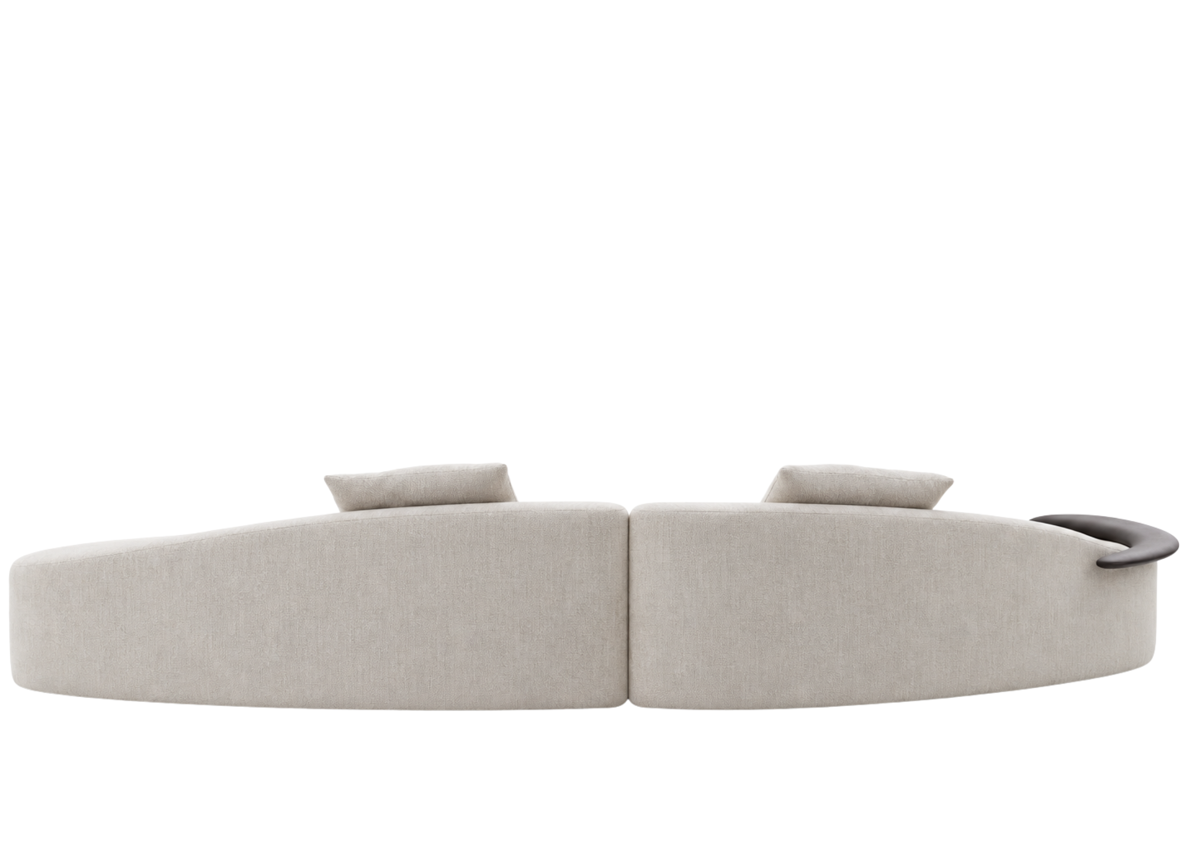Sofá Nautilus com detalhes elegantes nas costas, apresentando design sofisticado e contemporâneo, ideal para compor ambientes modernos e refinados.