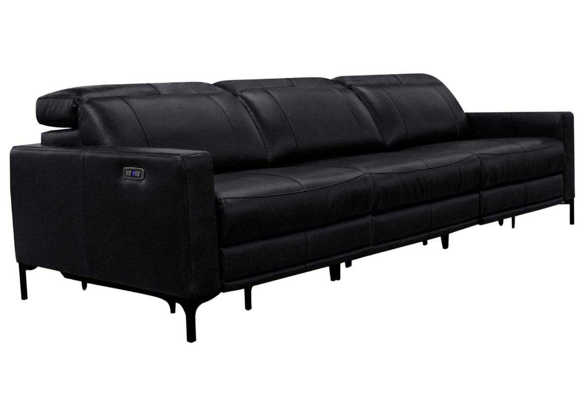 Sofá Ravello de três lugares com sistema automatizado e acabamento premium, vista sobre fundo neutro. Móvel contemporâneo ideal para salas de estar amplas e ambientes sofisticados.