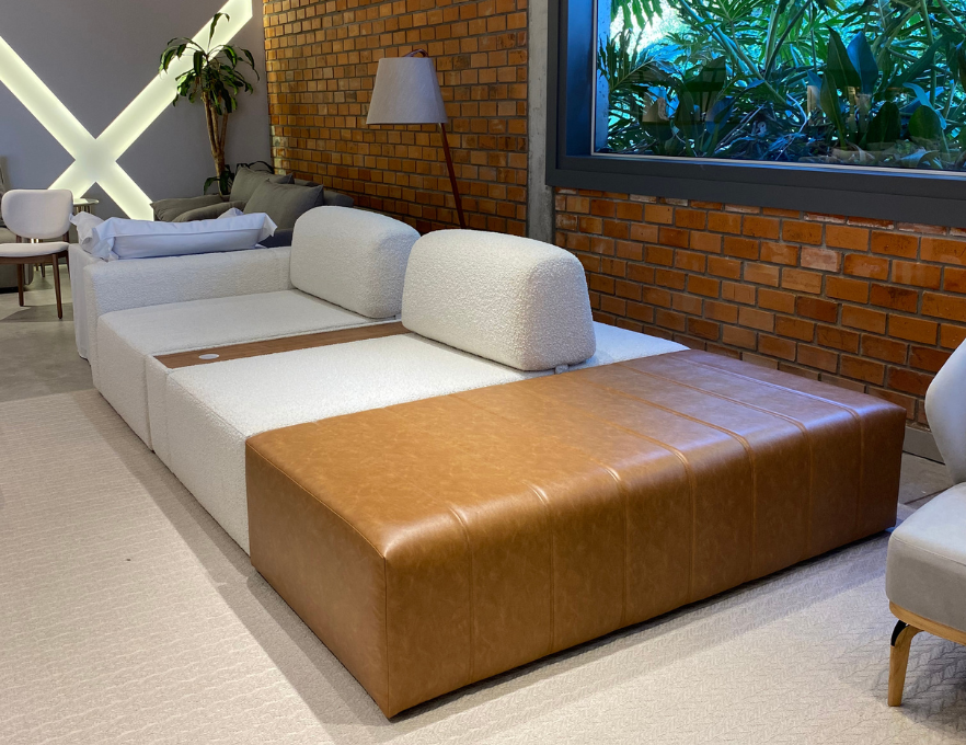 Sofá Automatizado Malibu: design moderno e tecnologia inovadora.