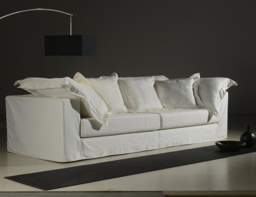 Estilo e elegante: Sofá Fini, uma peça central da sua sala de estar.