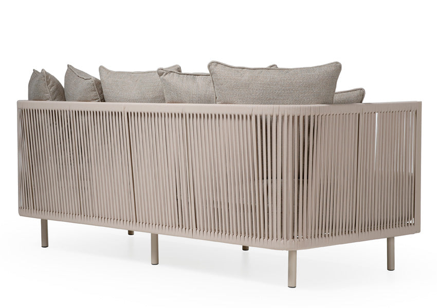Sofá para espaço externo: Durabilidade e estilo com o sofá Sunny para momentos úmidos.