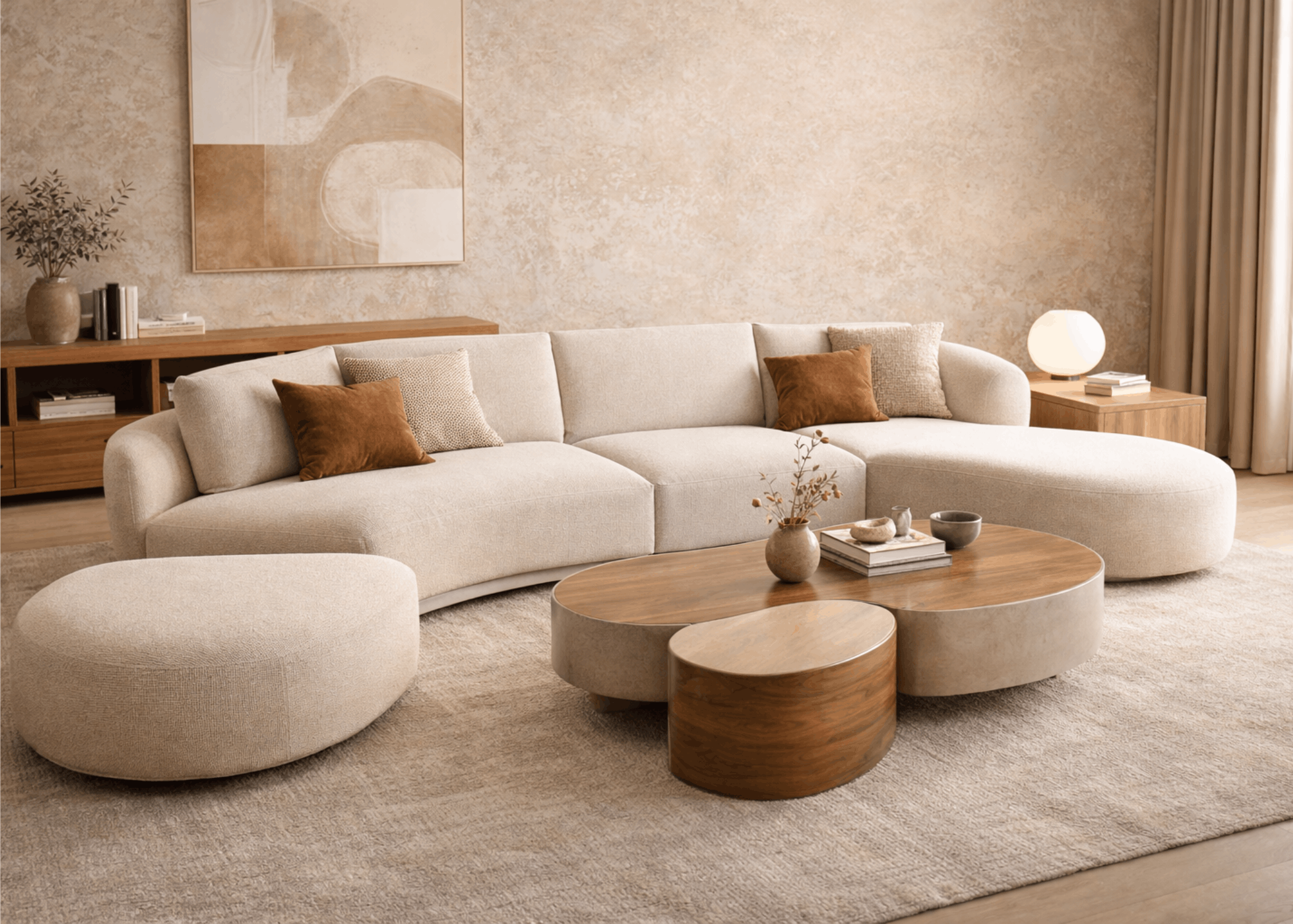 Tendências 2026 em móveis para sala de estar de alto padrão, com sofá orgânico, mesa de centro contemporânea e design sofisticado.