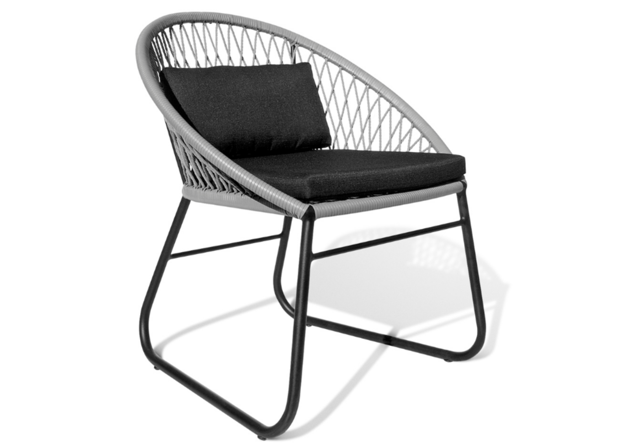 Cadeira Sossego em destaque, o complemento ideal para momentos ao ar livre.