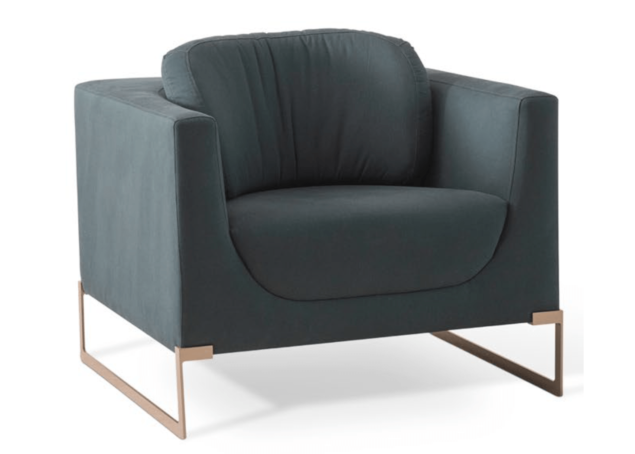 Assento confortável: detalhe da Poltrona Miranda com design moderno e geométrico.