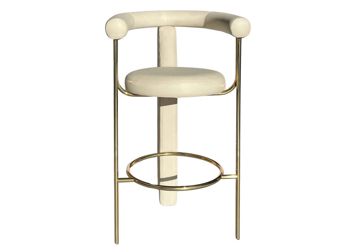 Banqueta Athos estofada com espuma de alta qualidade, estrutura metálica em aço inox e acabamento refinado para cozinhas gourmet.