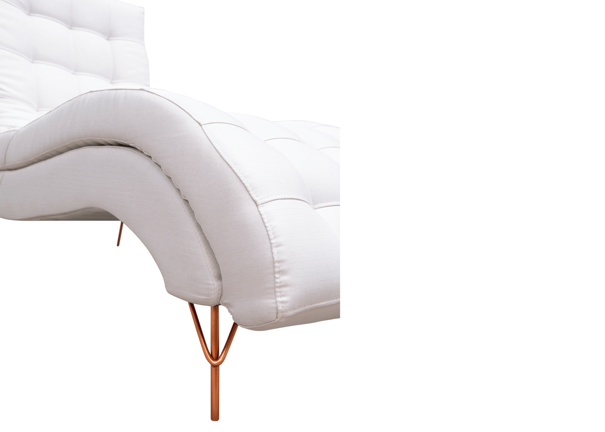 Chaise Amélia com espuma densidade 45 soft e acabamento sofisticado, ideal para ambientes contemporâneos.