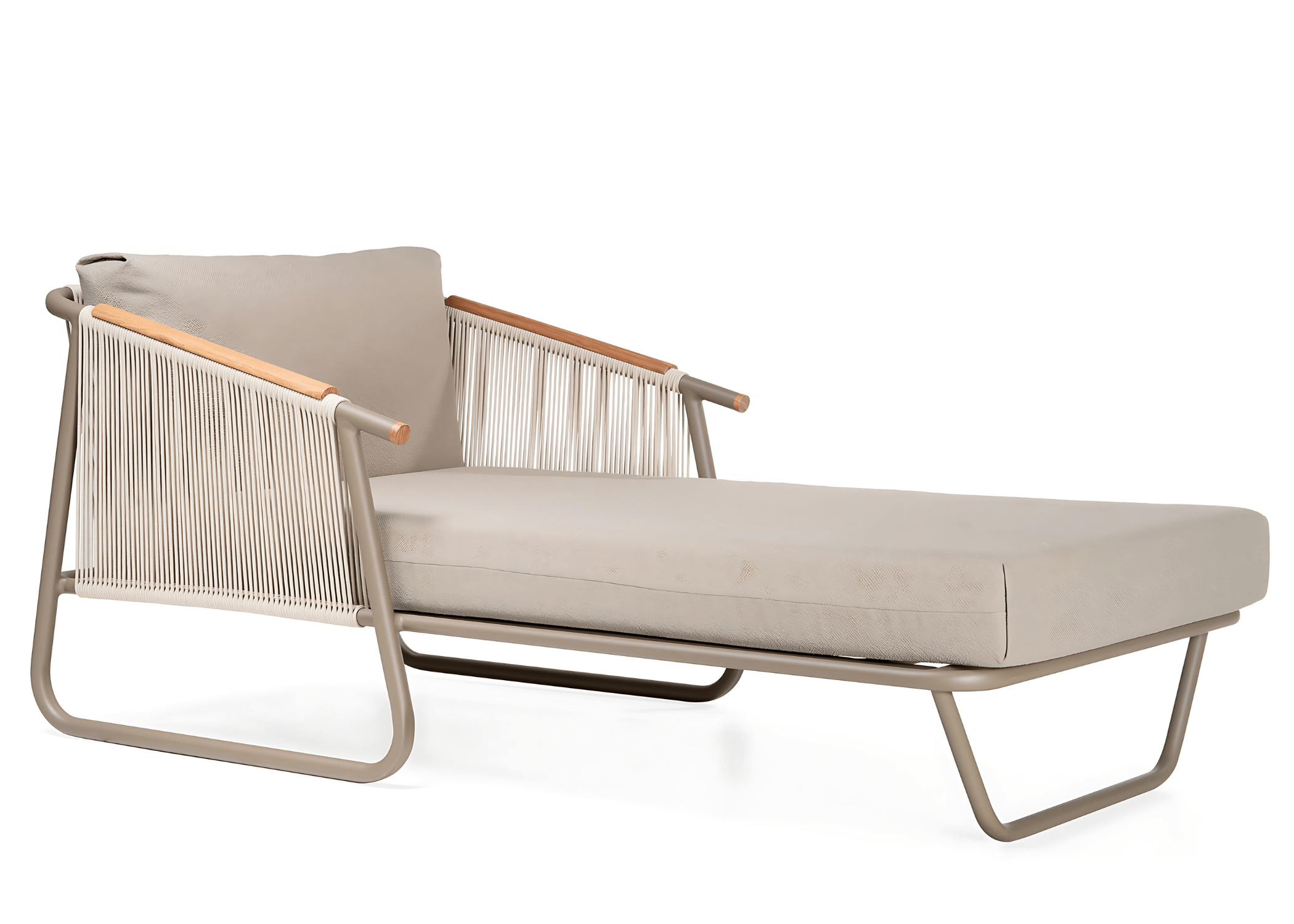 Chaise Horizon em destaque, tributo à moda em ambientes externos.