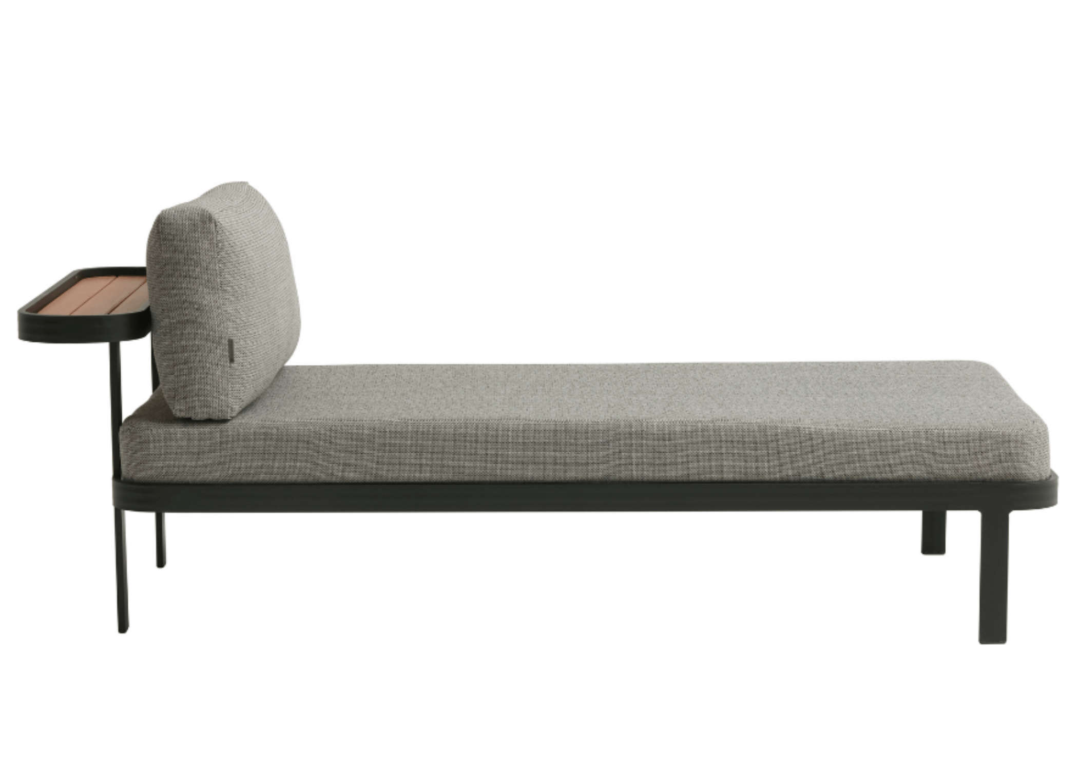 Chaise Sereno em destaque, o convite perfeito para relaxar ao ar livre.