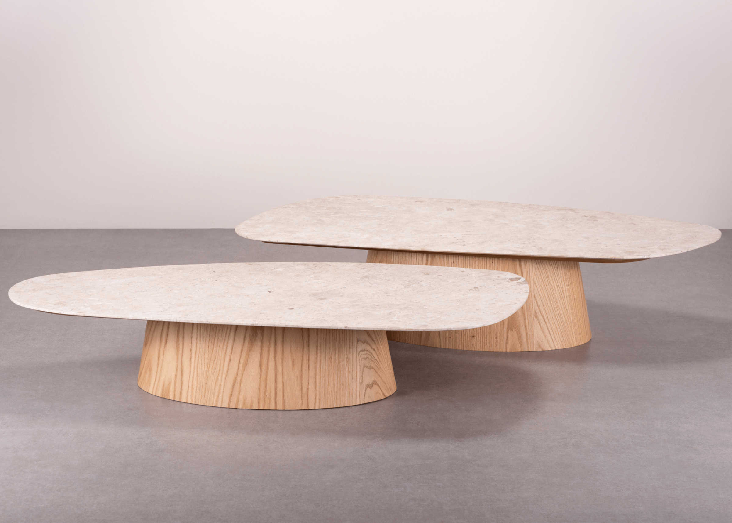 Design orgânico e sofisticado da Mesa de Centro Carmen em mármore
