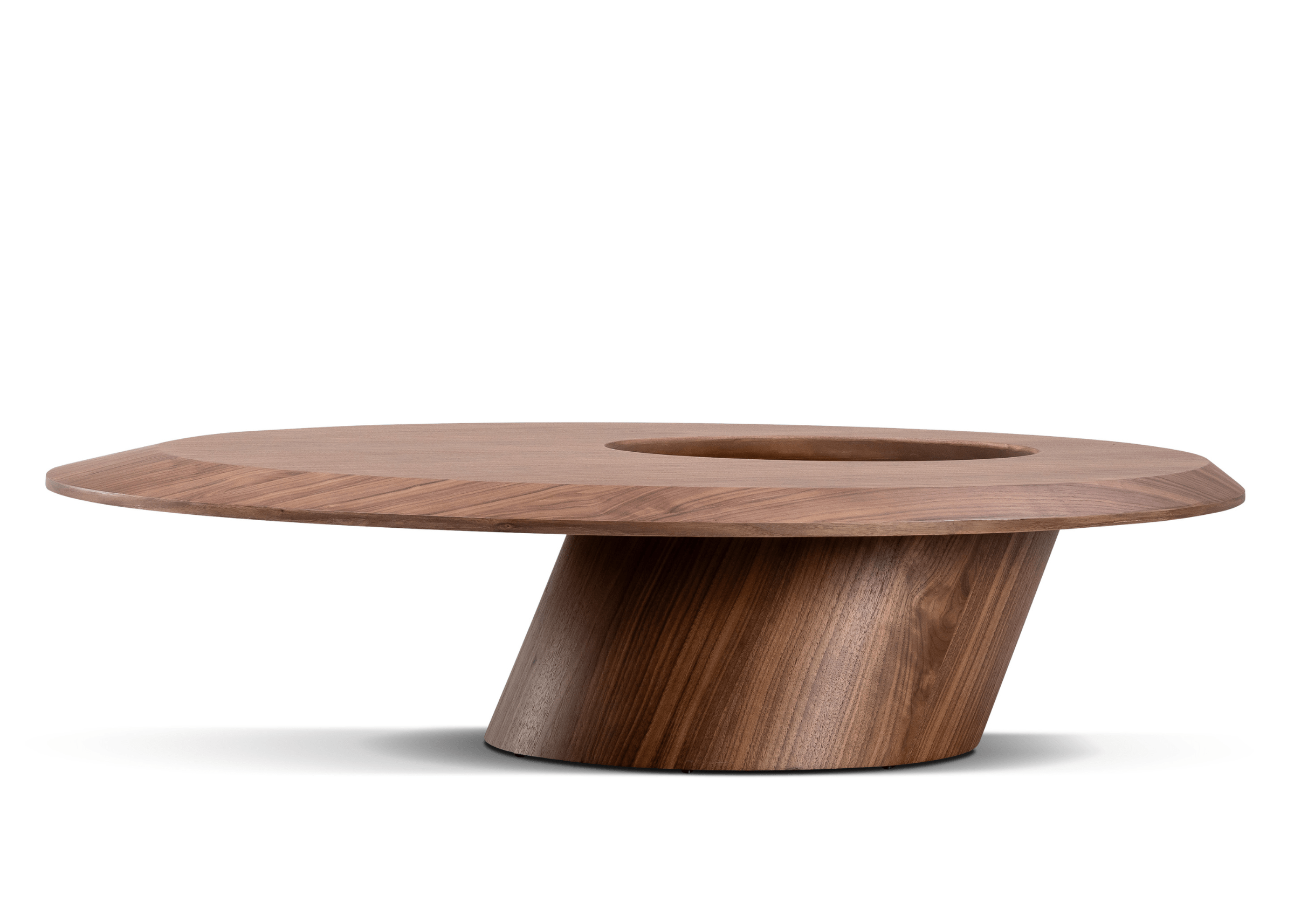 Mesa de Centro Gael em ambiente moderno com decoração minimalista.
