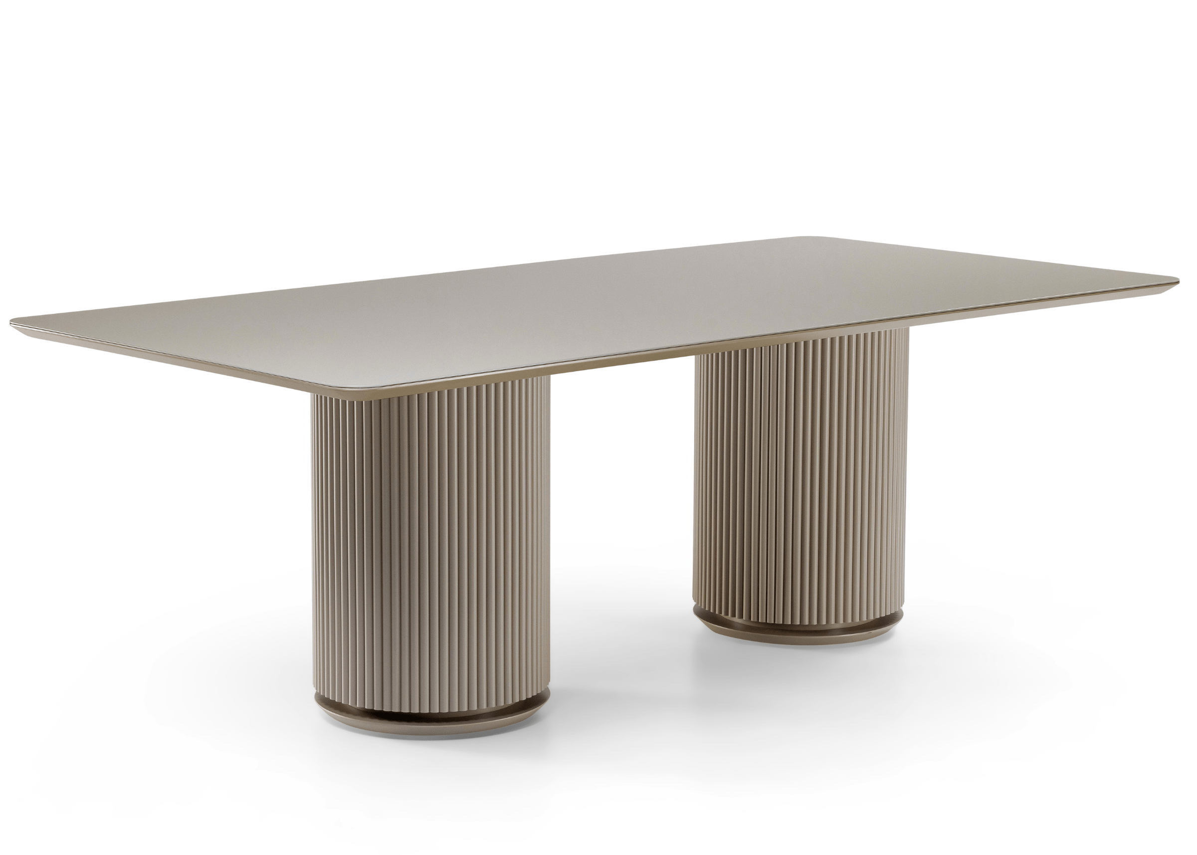 Mesa de Jantar Marga com base ripada e tampo em vidro laqueado.