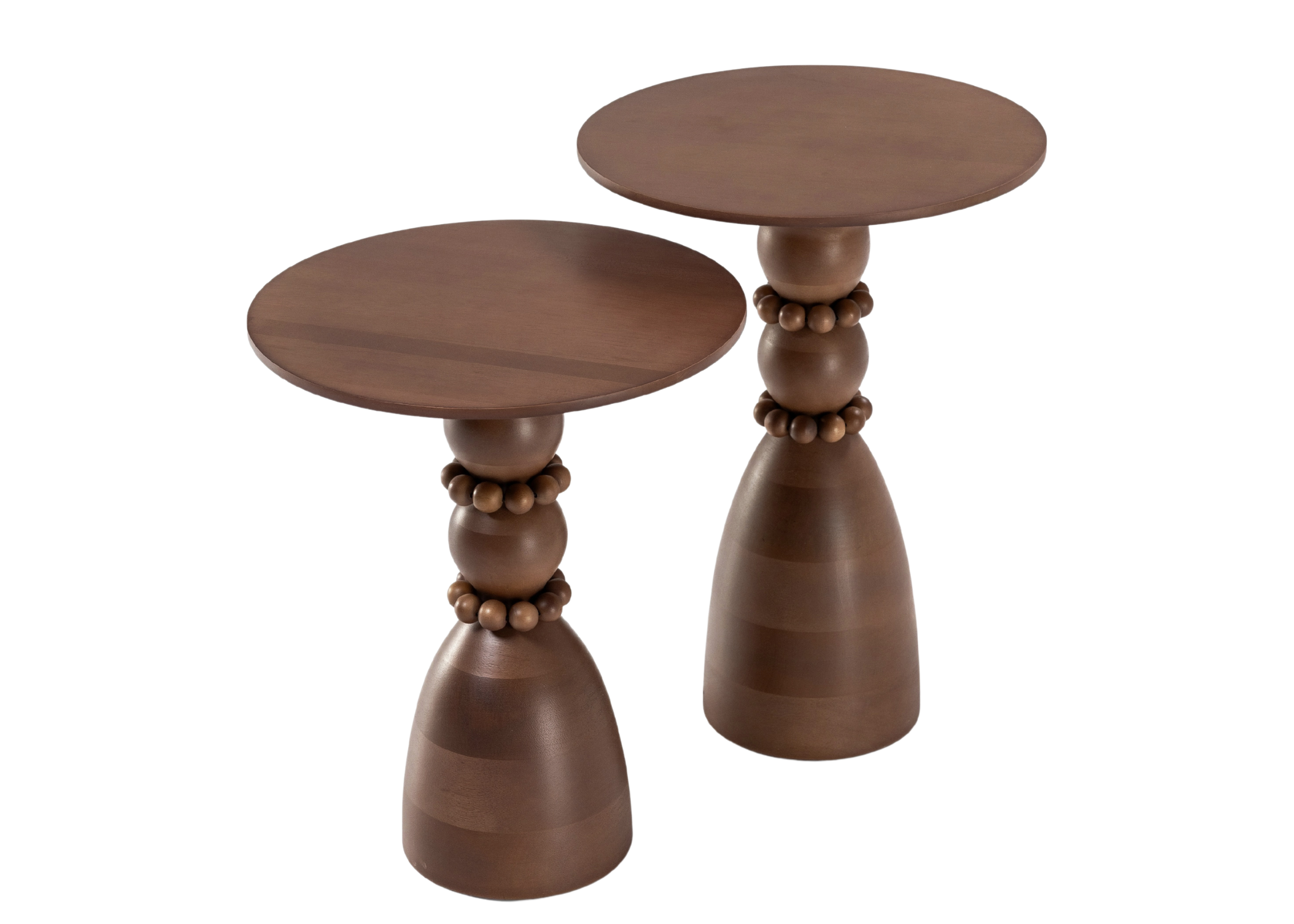 Mesa Lateral Pérola em madeira maciça com tampo redondo e design escultural sofisticado