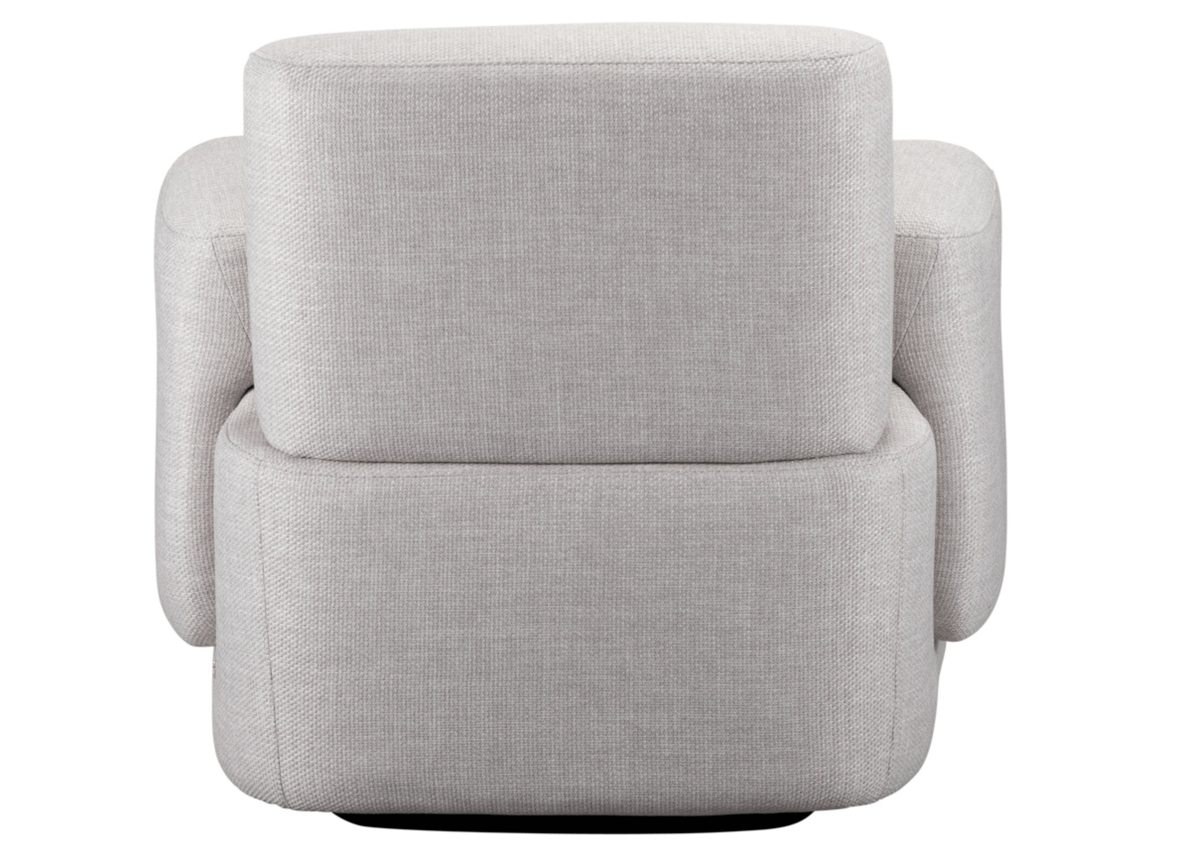 Poltrona Vicente com design curvo e elegante em destaque