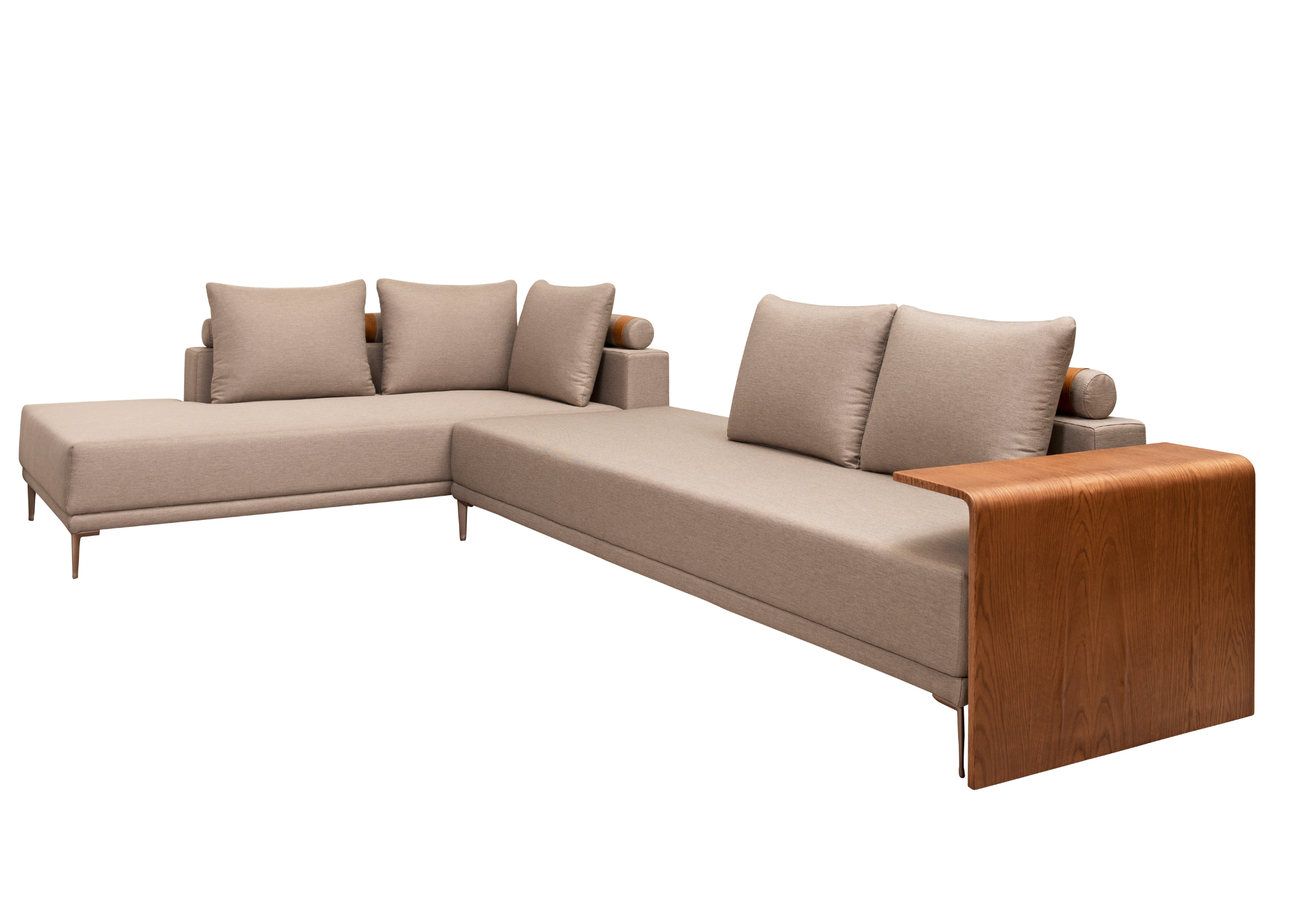 Detalhe do design robusto do sofá Beatriz