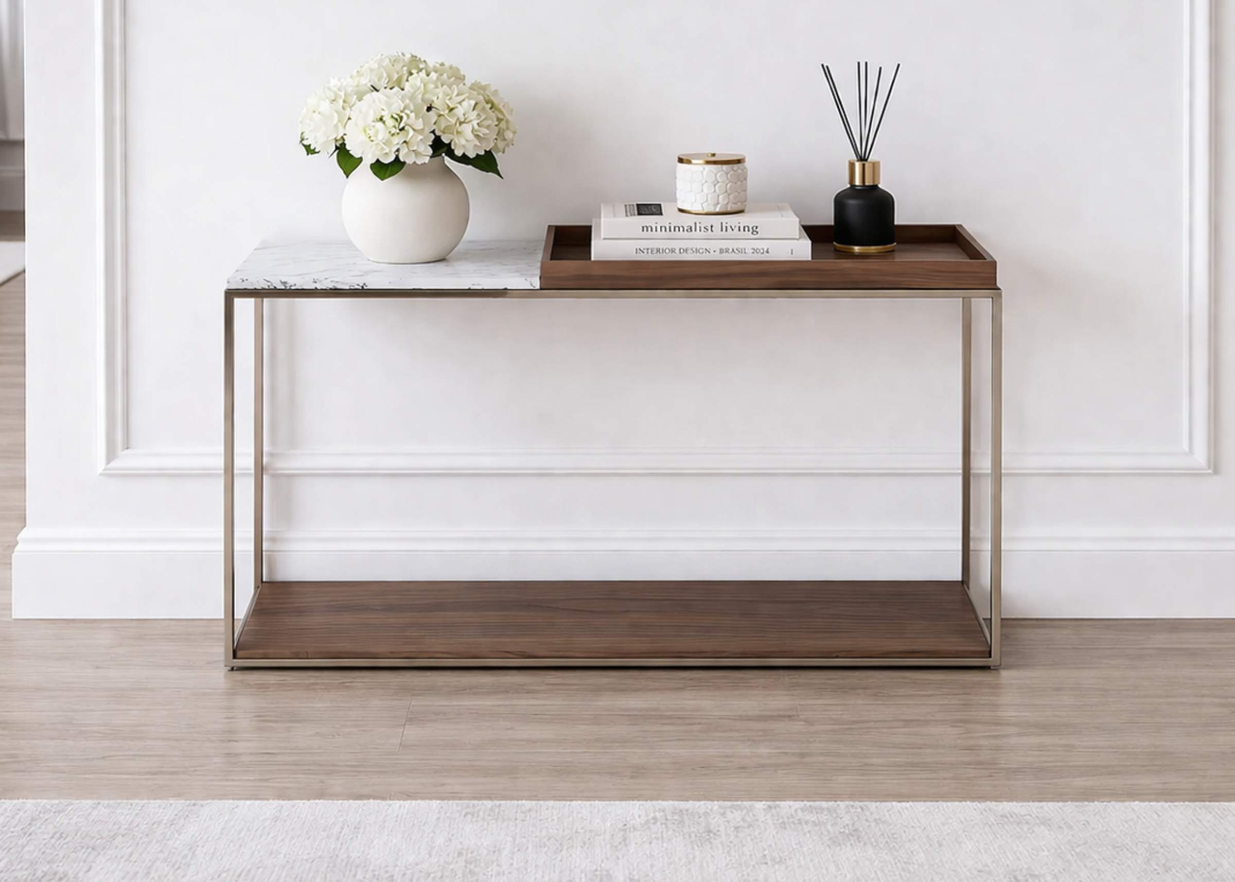 Aparador Lola em sala sofisticada com design moderno e elegante, ideal para compor ambientes contemporâneos e refinados.