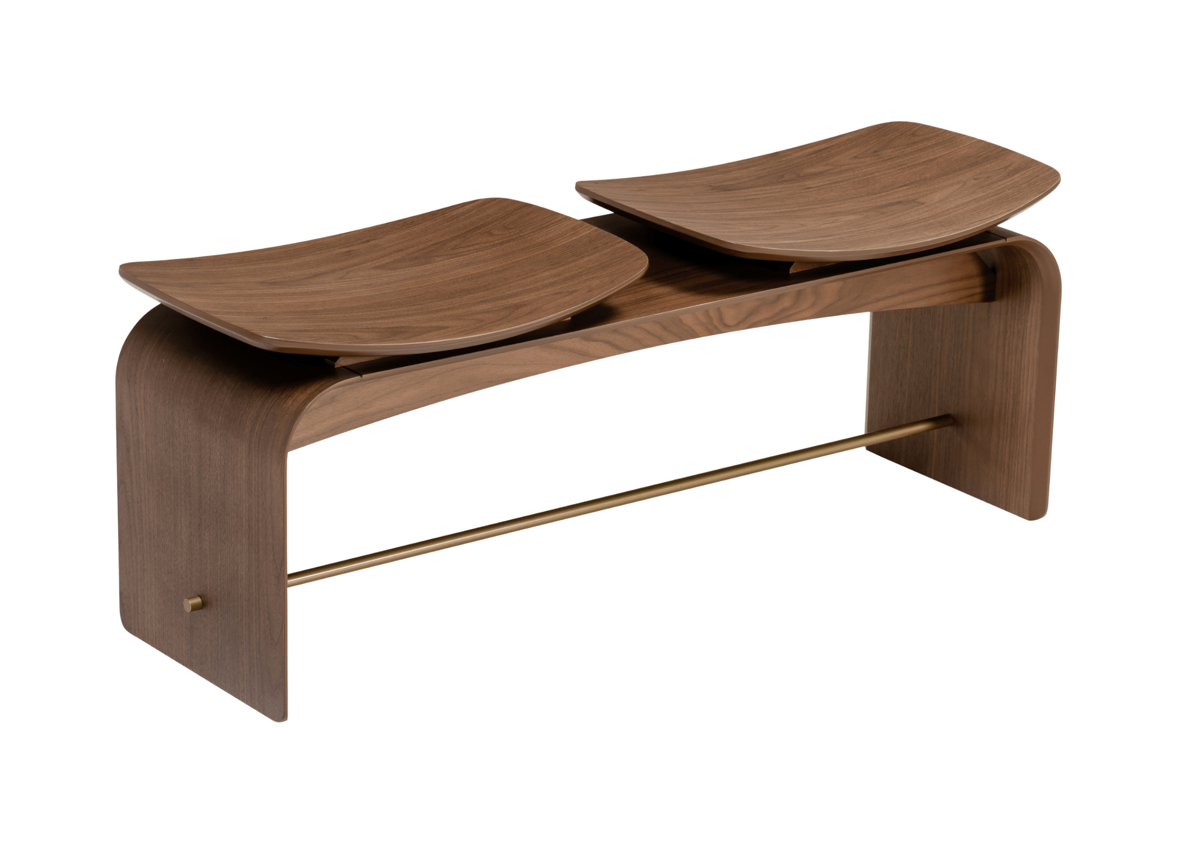 Banco modelo Martim de dois lugares com estrutura em carvalho e assento estofado. Design robusto e contemporâneo, ideal para ambientes refinados, apresentado sobre fundo neutro.