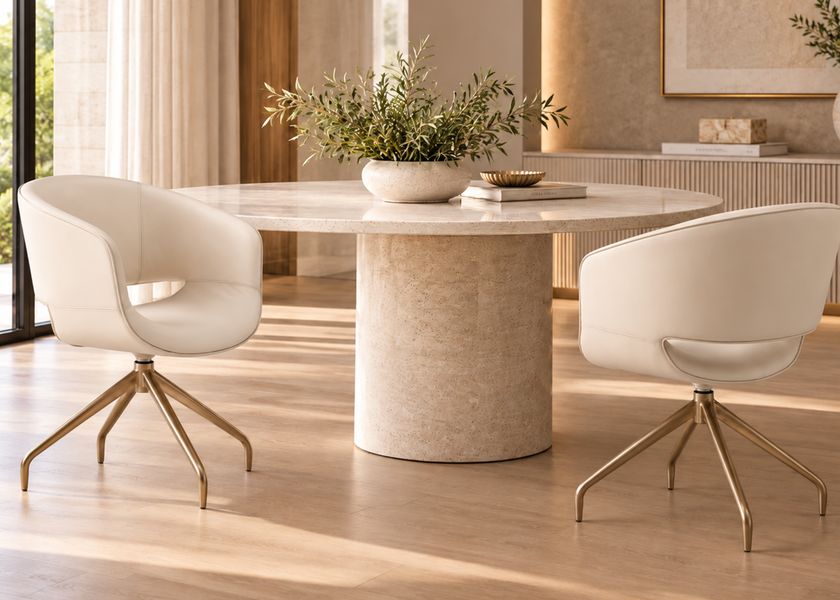 Cadeira Alure em sala de jantar sofisticada, destacando o design elegante e o conforto que valorizam a decoração de ambientes modernos e refinados.