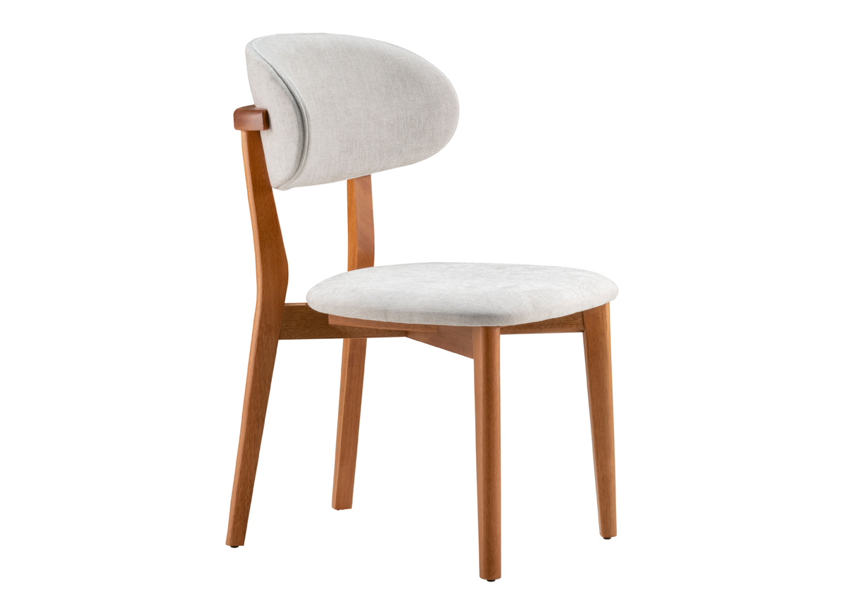 Cadeira Arizona com tecido em tom claro, proporcionando conforto e apresentando design elegante e sofisticado, ideal para compor ambientes modernos e refinados.