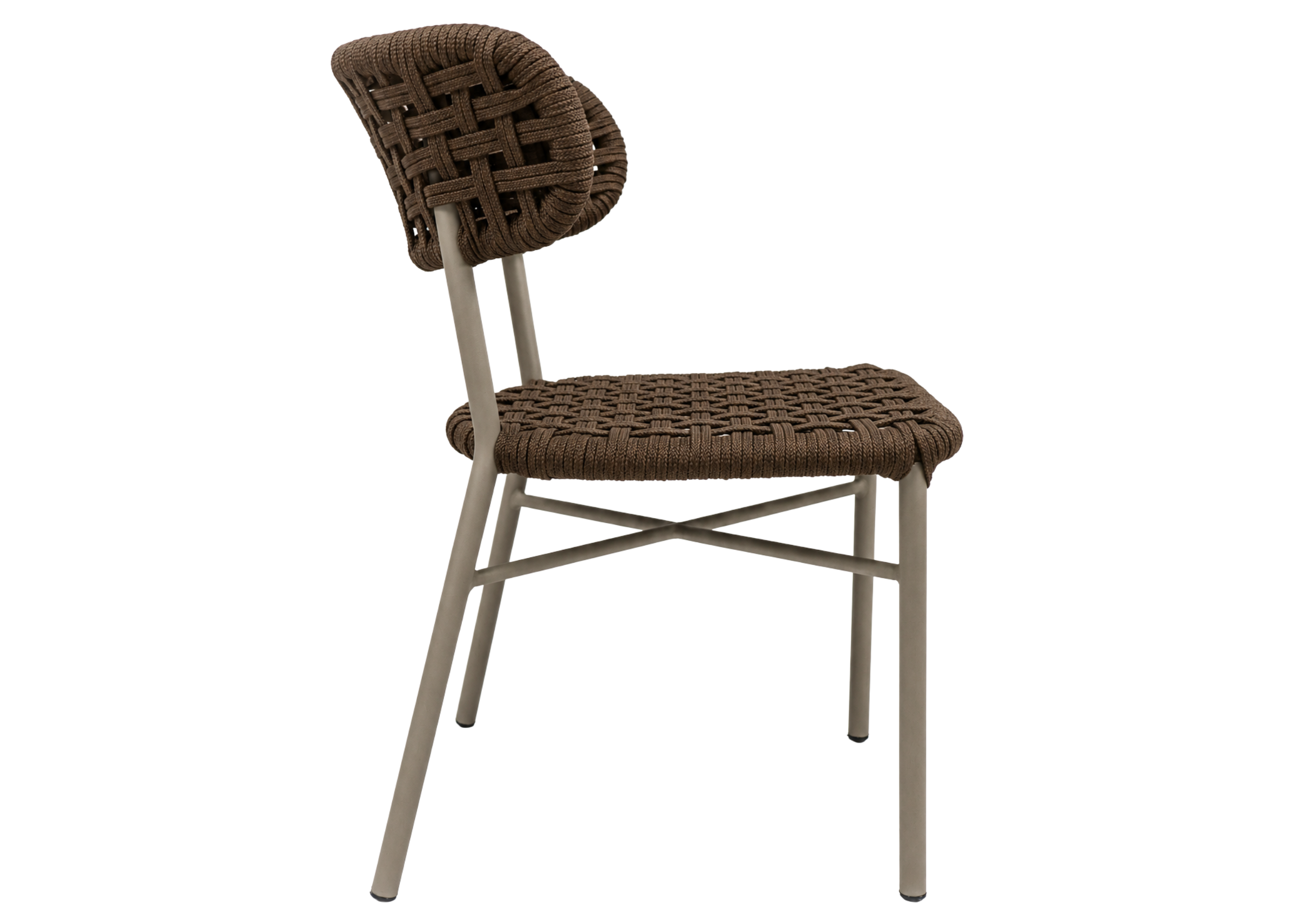 Cadeira Breeze em alumínio pintado com encosto em corda náutica para área externa, ideal para compor espaços modernos e refinados.