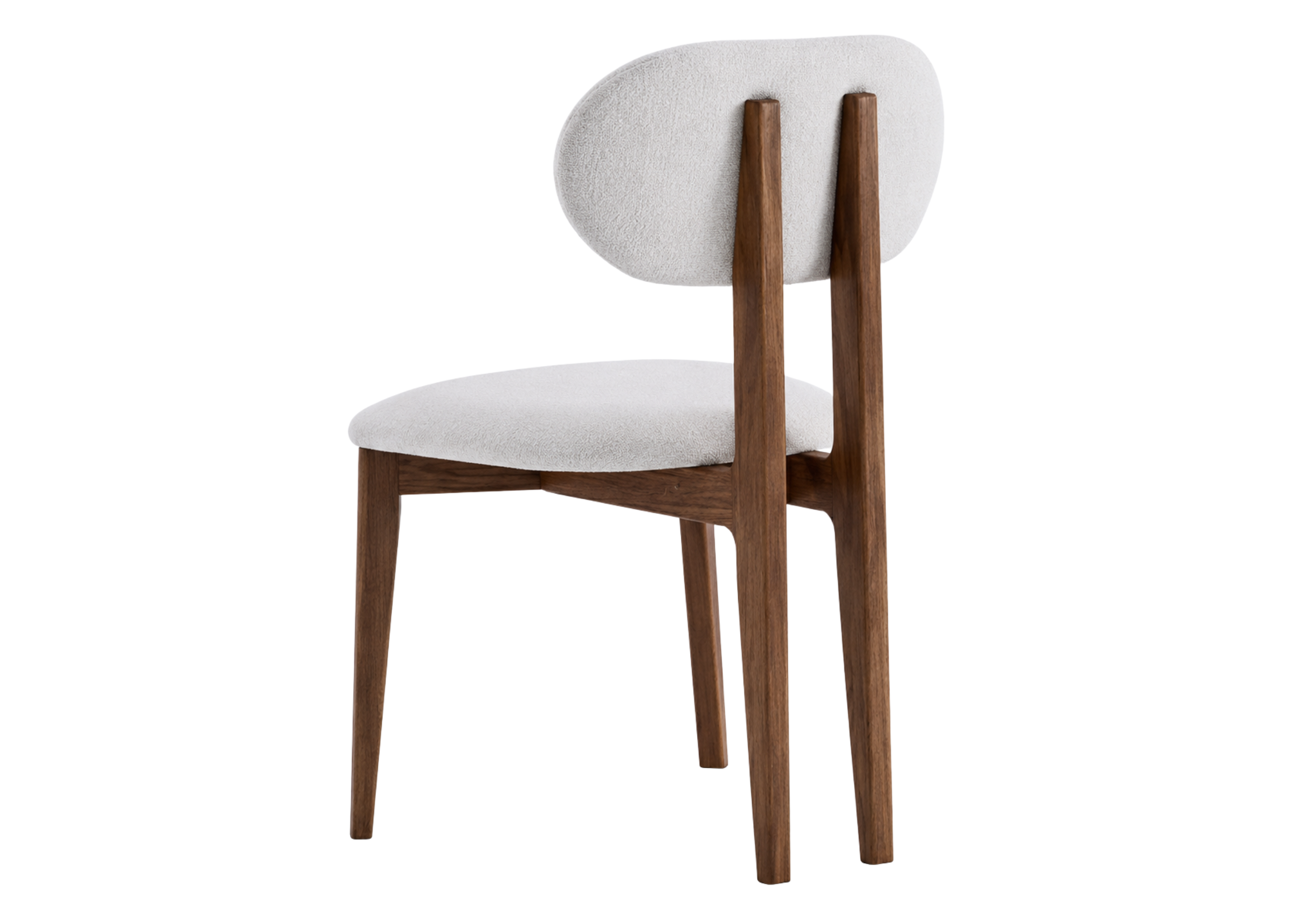 Cadeira Halo com base em madeira, assento e encosto em bouclé branco, ideal para compor salas de jantar elegantes e acolhedoras.