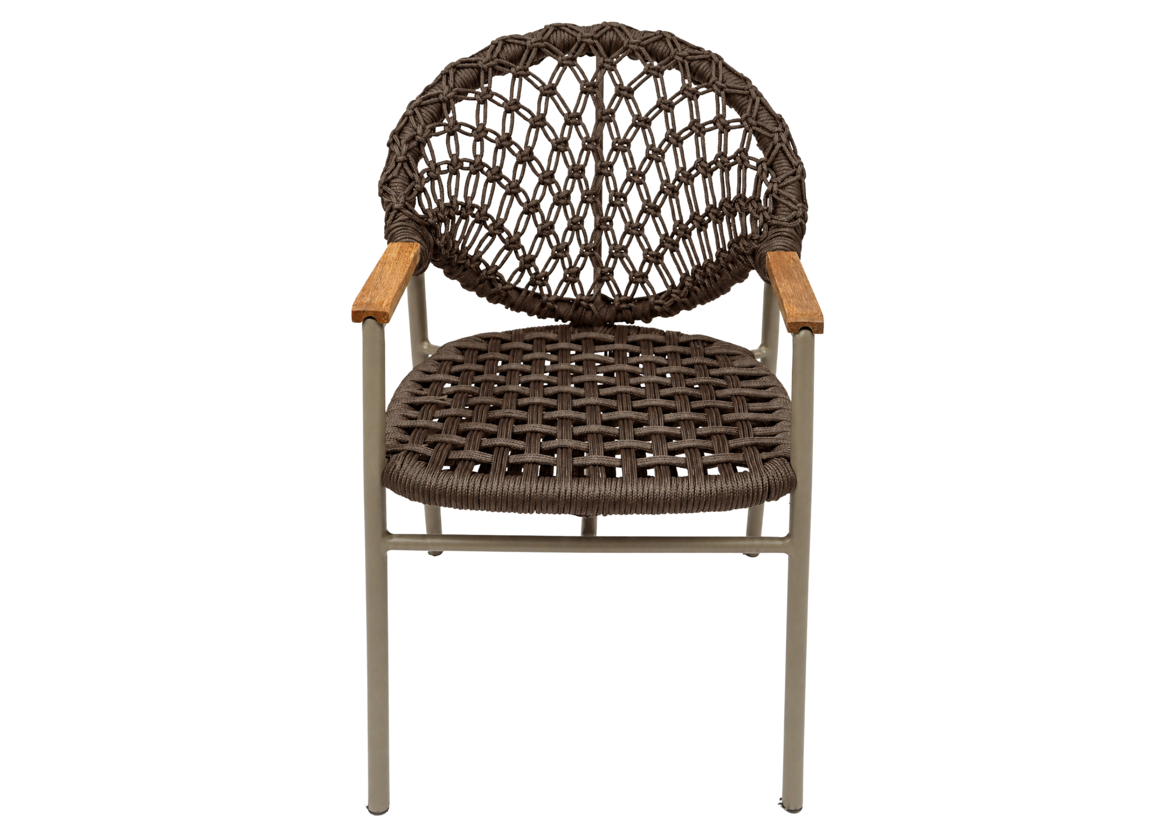 Cadeira Summer para área externa com estrutura em alumínio pintado, corda náutica e detalhes em madeira cumaru, apresentando design moderno e sofisticado para ambientes ao ar livre.