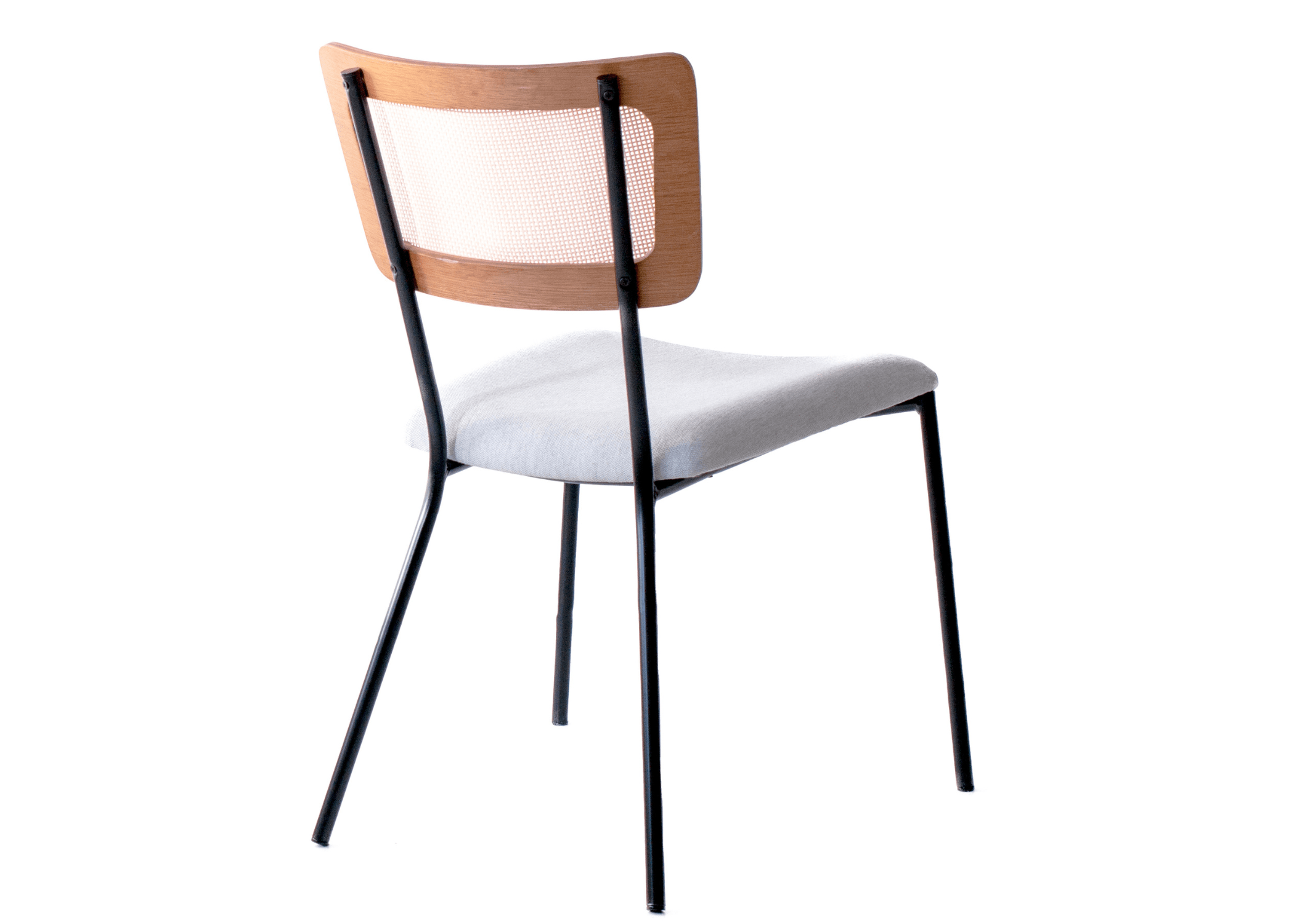 Cadeira Aruba: design envolvente e suporte ergonômico em um só lugar.