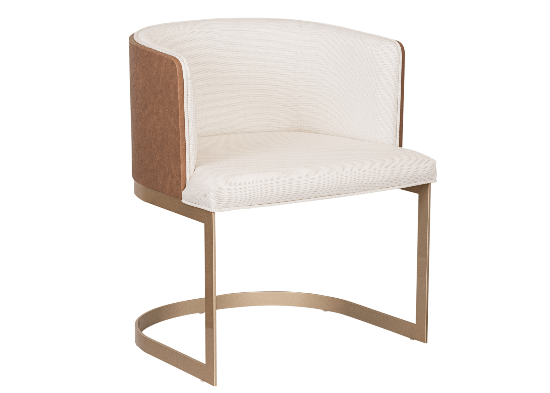 Cadeira Naya Envelopada com design envolvente e base de aço, ideal para ambientes modernos.