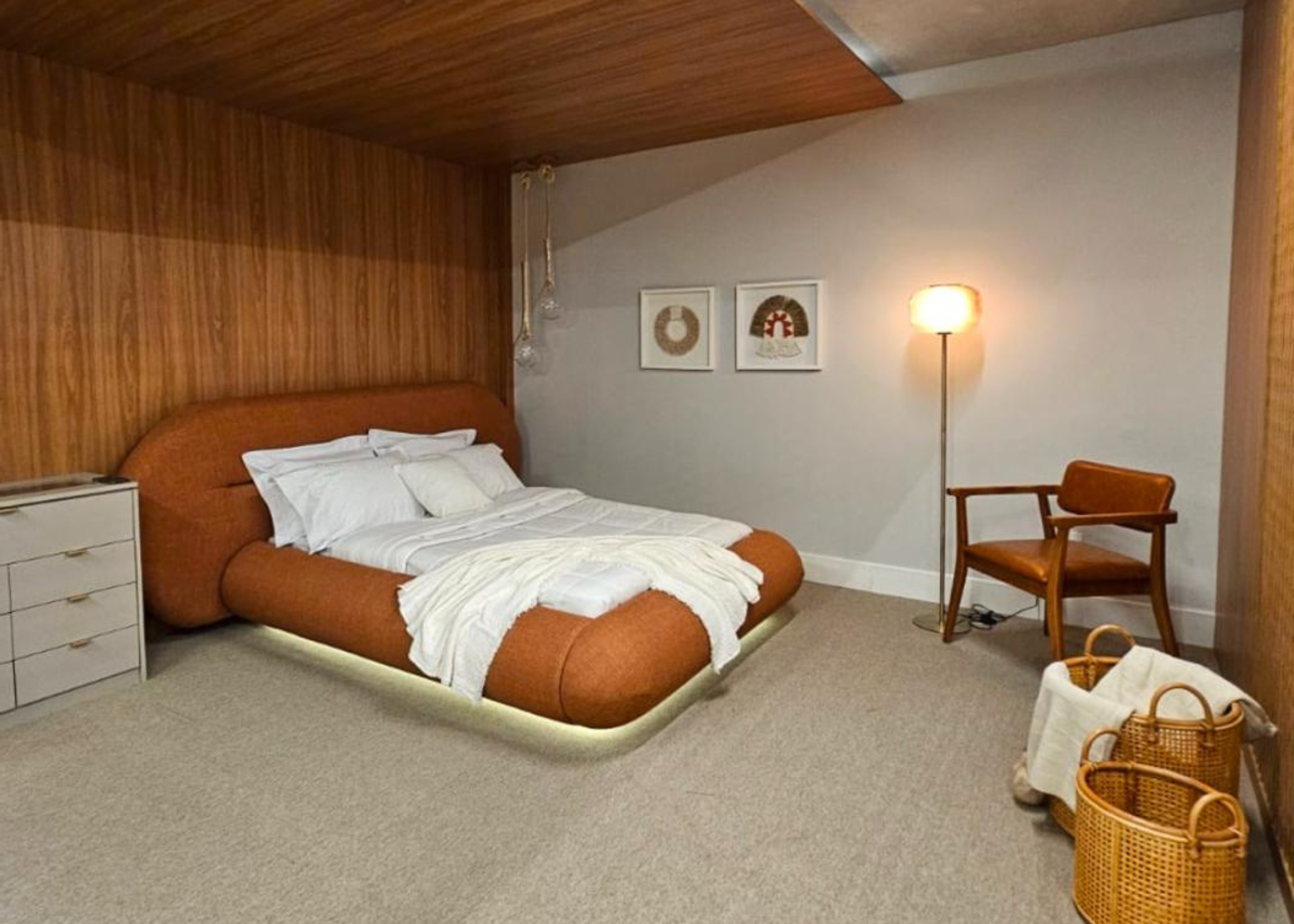 Quarto decorado com Cama Tamborim, elegante e funcional
