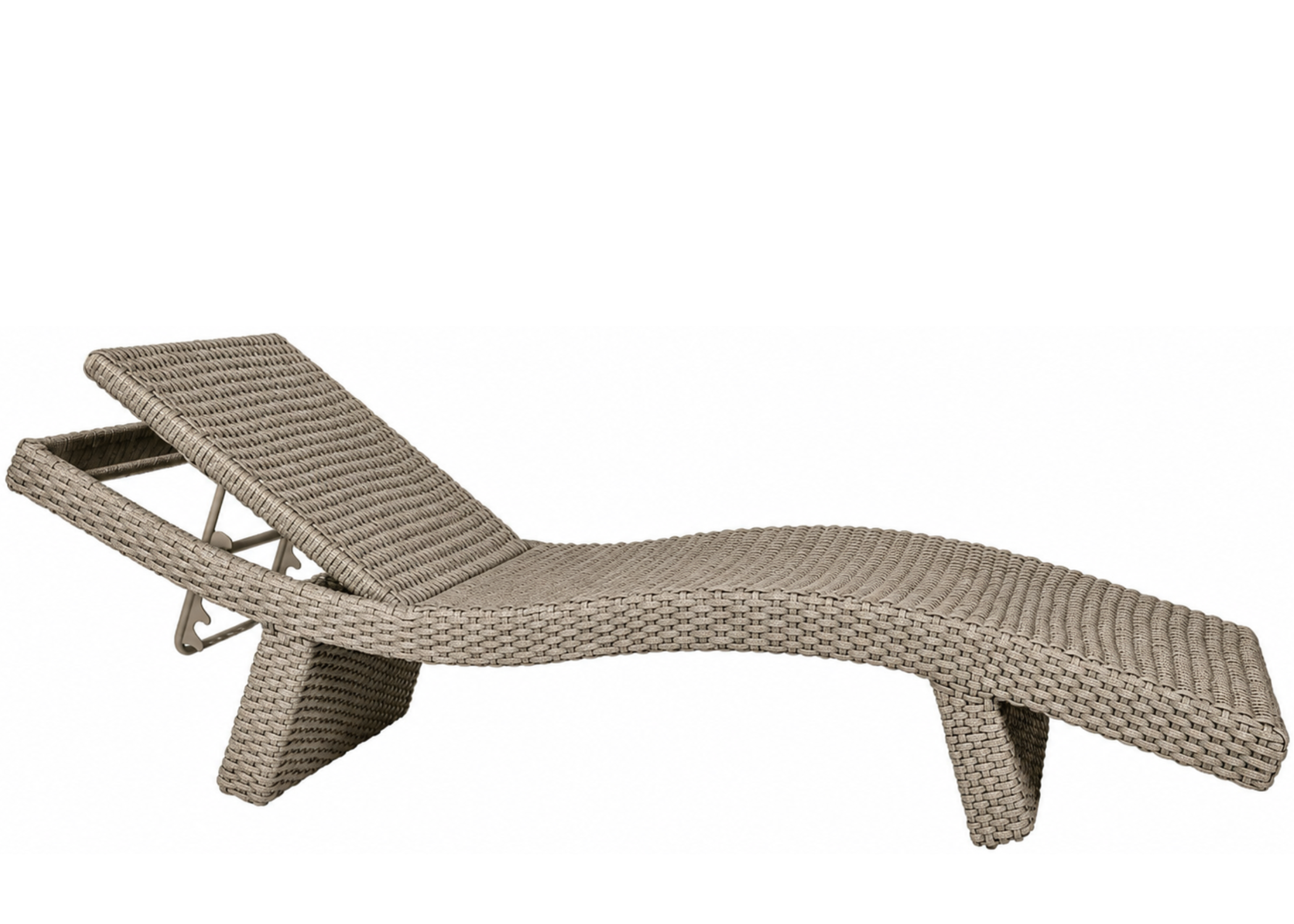Chaise para área externa Capri com estrutura em alumínio revestida em corda náutica, ideal para compor espaços externos sofisticados e confortáveis.