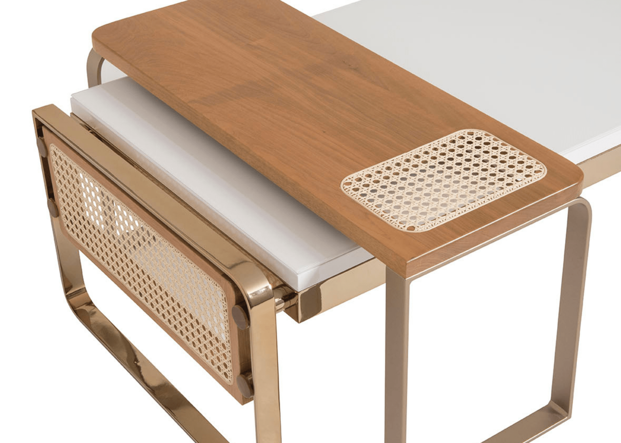 Personalize seu espaço: Conjunto de mesas do centro Ari para um ambiente acolhedor e convidativo.