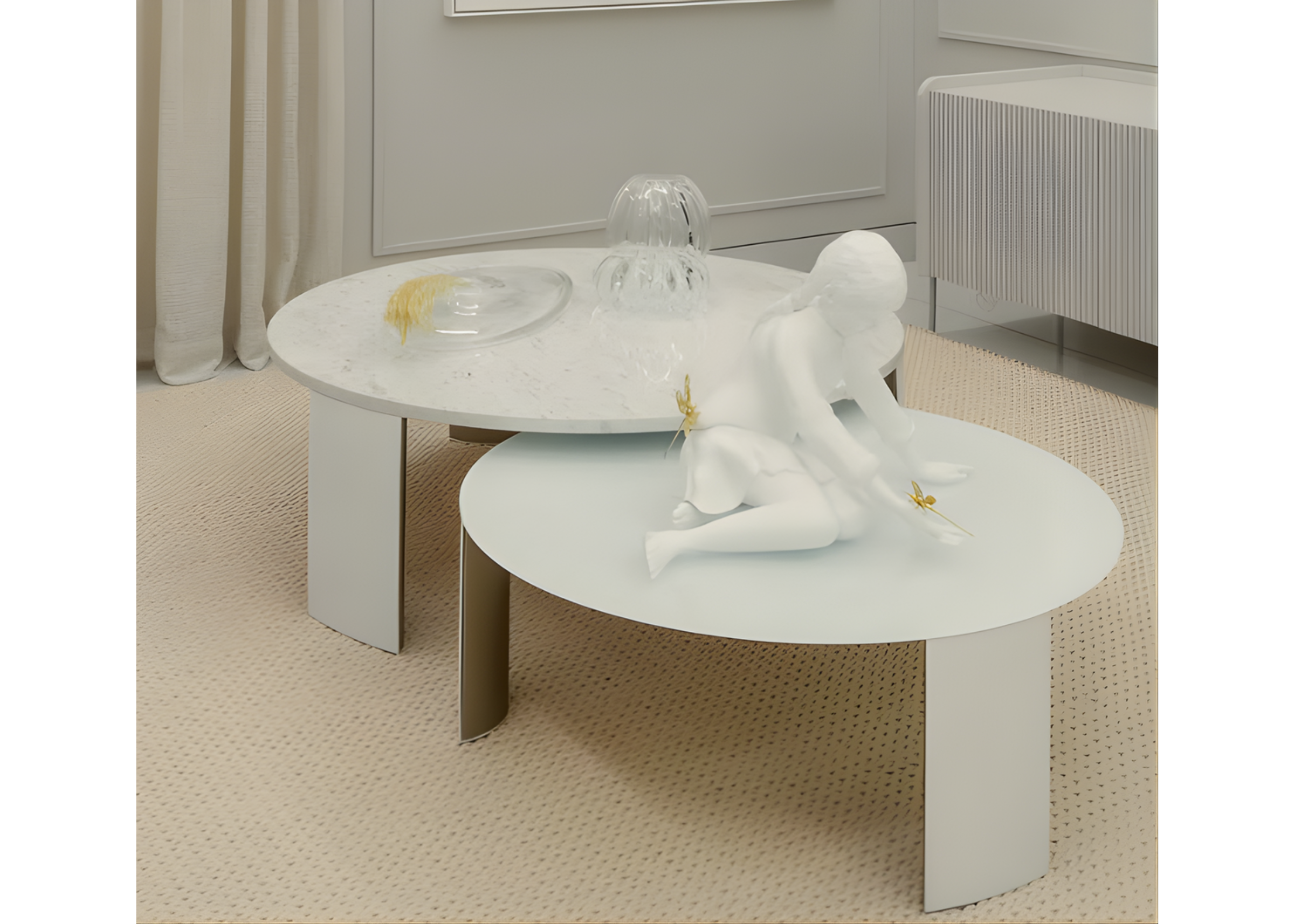 Mesa de centro Imperial com tampo em mármore e acabamento luxuoso, ideal para compor ambientes elegantes e refinados.