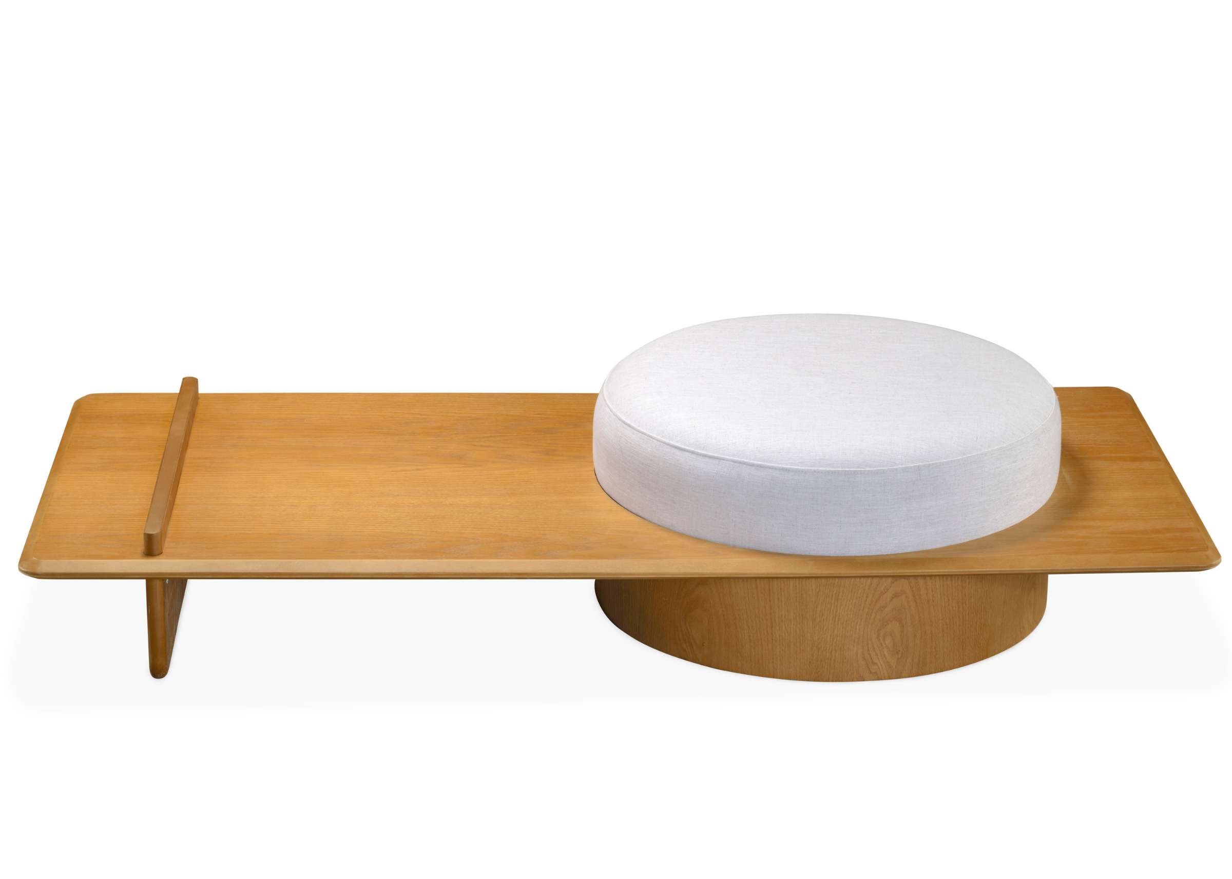 Mesa de centro Meline com puff central e acabamento laminado, apresentando design elegante e sofisticado, ideal para compor ambientes modernos e refinados.