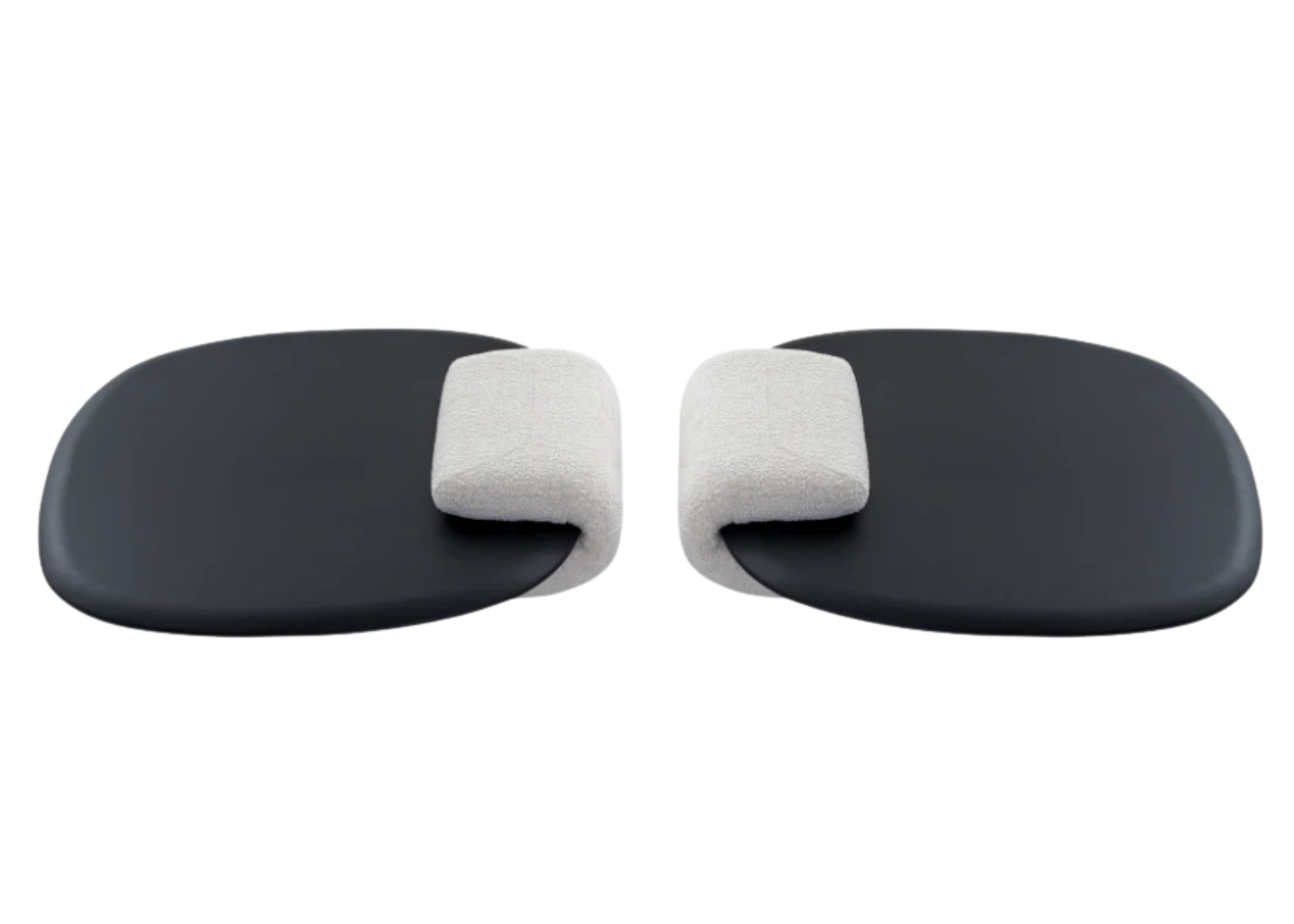 Mesa de centro Nautilus elegante e moderna, com base revestida em tecido e design sofisticado, ideal para salas de estar contemporâneas.