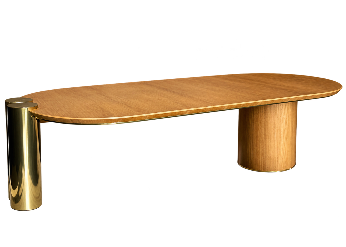 Mesa de Jantar Lizzie com tampo em lâmina de madeira e bases cilíndricas em aço inox, design sofisticado e contemporâneo
