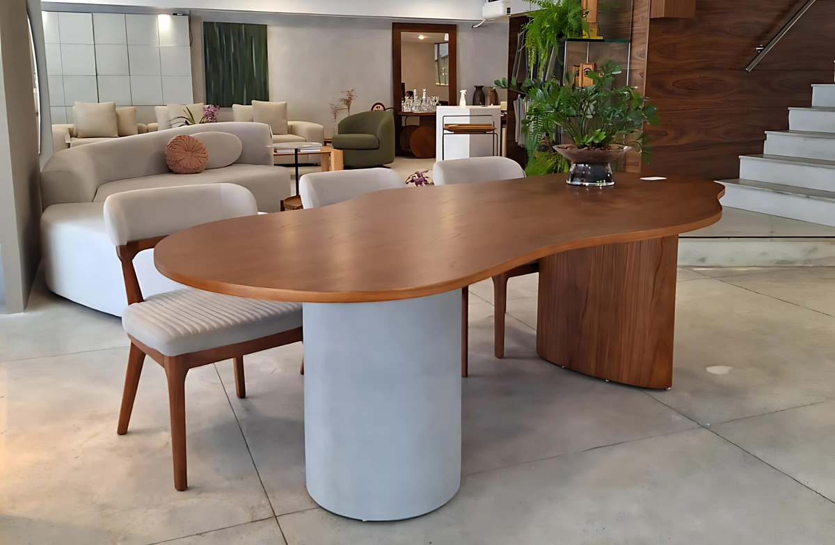 Mesa de jantar orgânica Wave em sala de jantar, com detalhes sofisticados e design elegante, ideal para compor ambientes modernos e refinados.