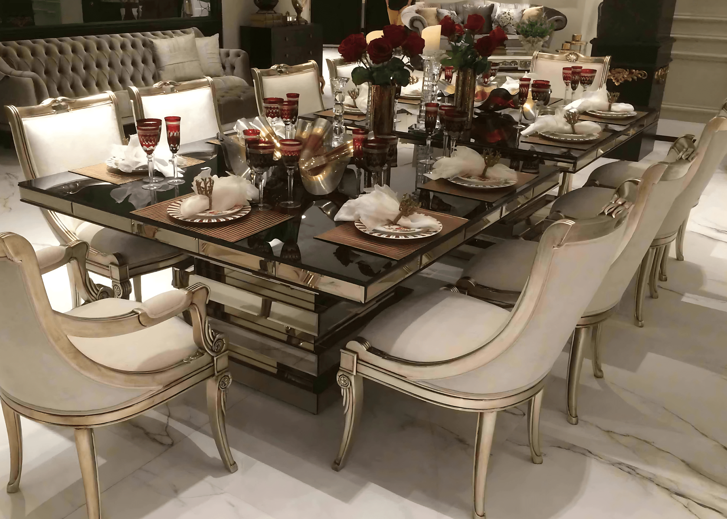 Mesa de jantar Versailles espelhada com design sofisticado que valoriza a elegância do ambiente.