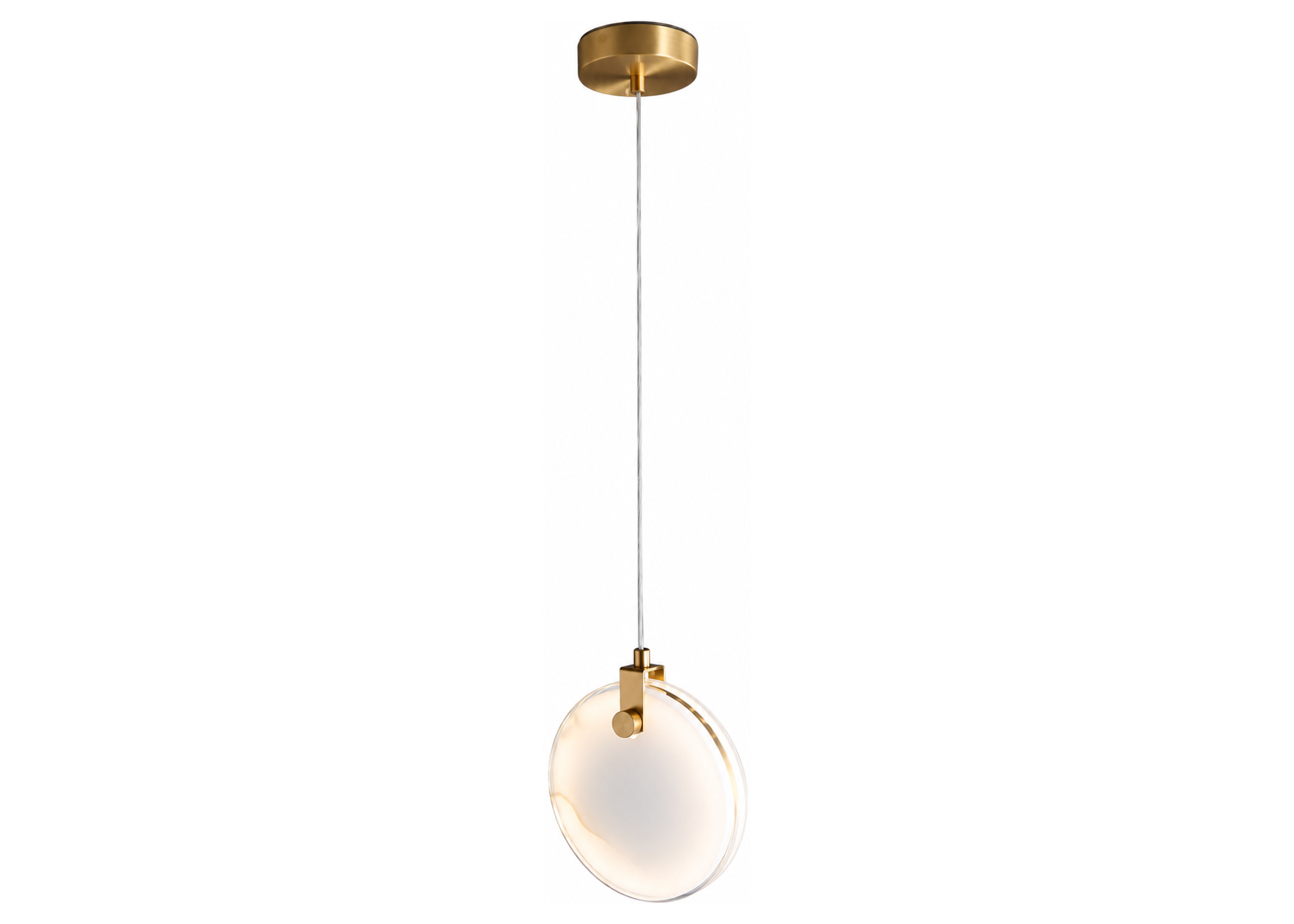 Pendente 5135 com estrutura em metal dourado e alabastro, apresentando design elegante e sofisticado para ambientes modernos.