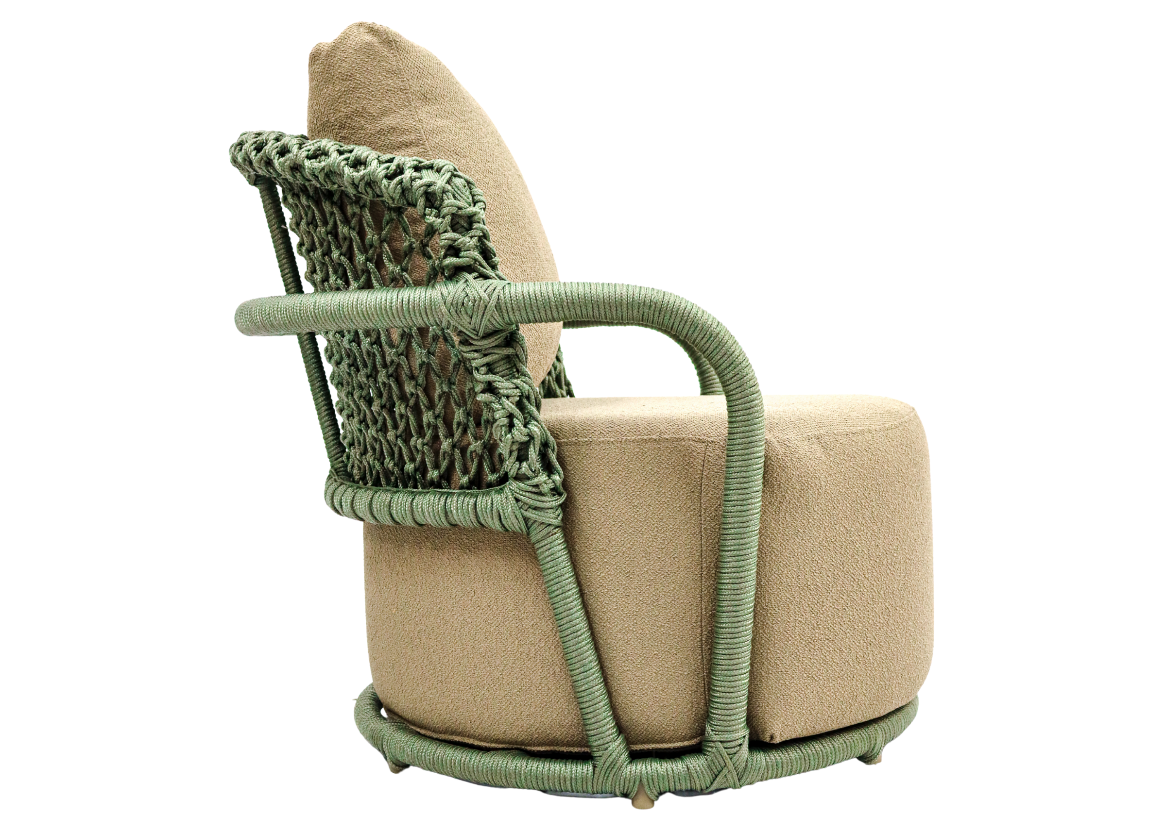 Poltrona Albany para área externa com corda náutica e assento impermeável. Móvel para uso externo.
