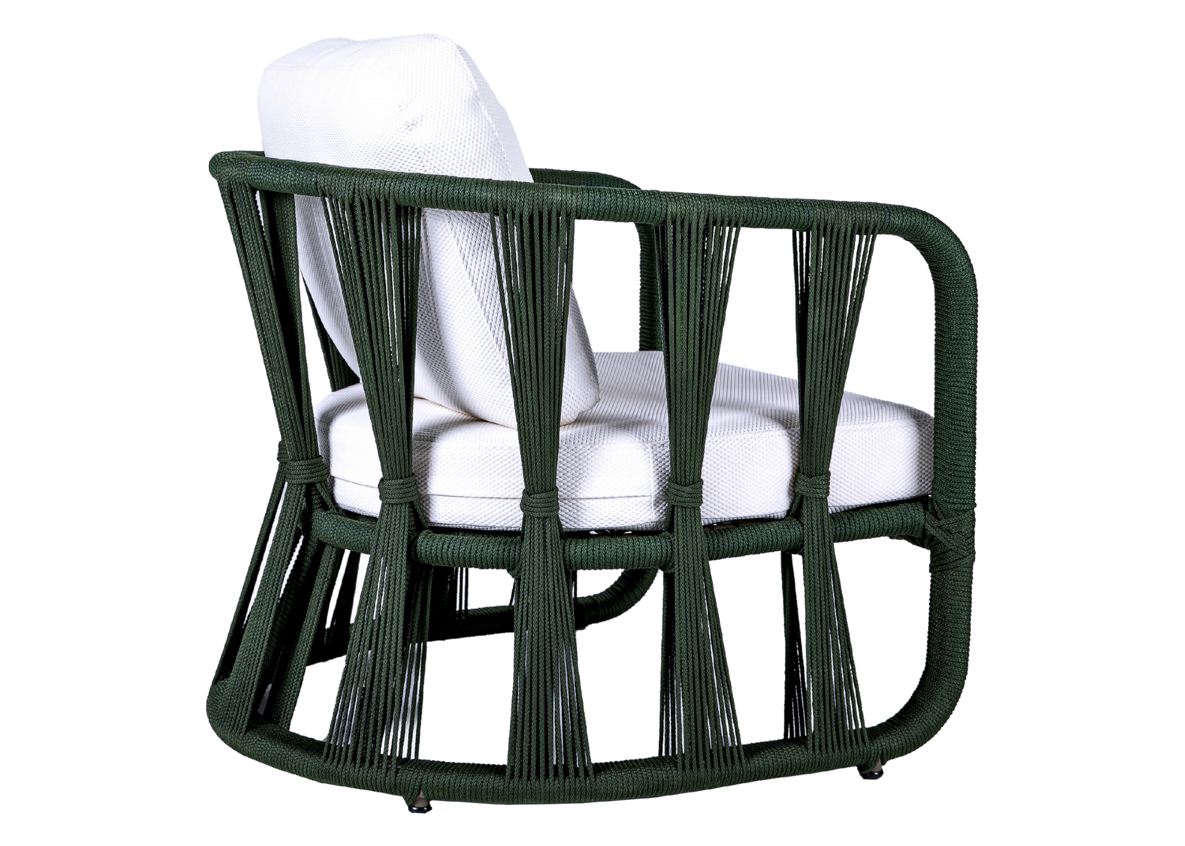 Poltrona para área externa com base em corda náutica modelo Emília. Móvel para uso externo.
