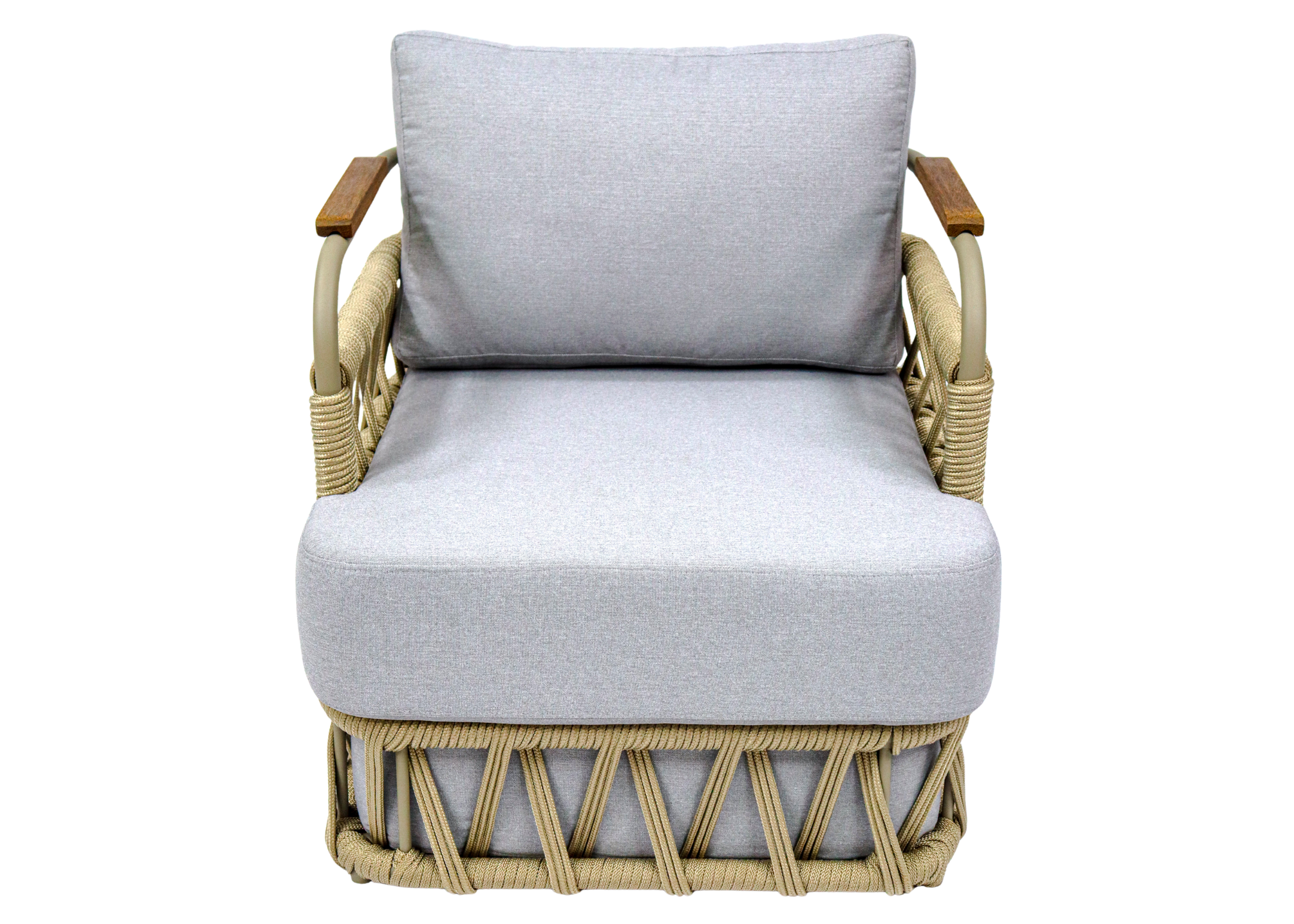 Poltrona Raízes para área externa, com estrutura em alumínio pintado e revestimento em corda náutica bege, ideal para ambientes externos elegantes e resistentes.