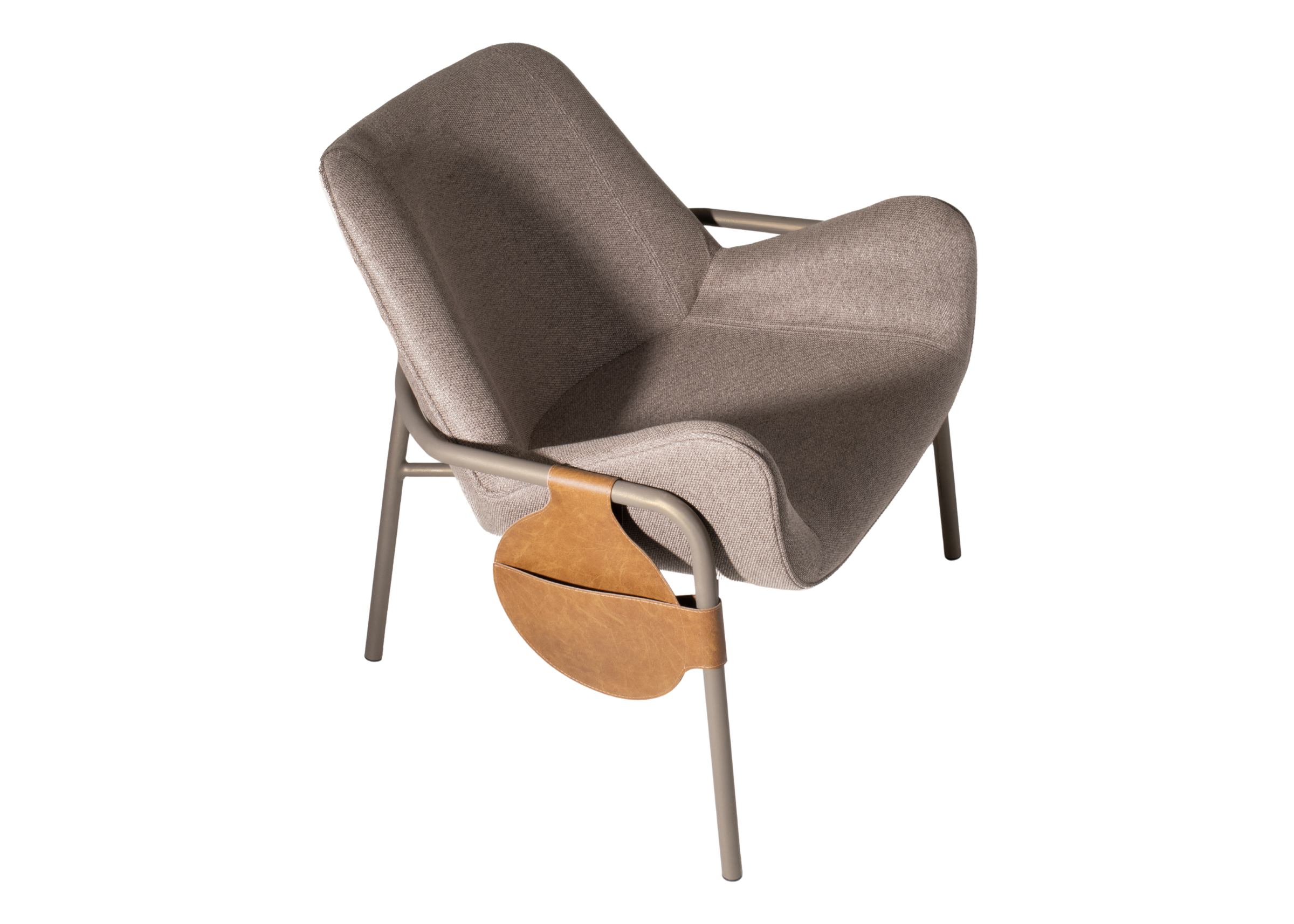 Poltrona Arezzo moderna com base fixa em aço carbono e detalhe de bolsa lateral, ideal para salas de estar sofisticadas.