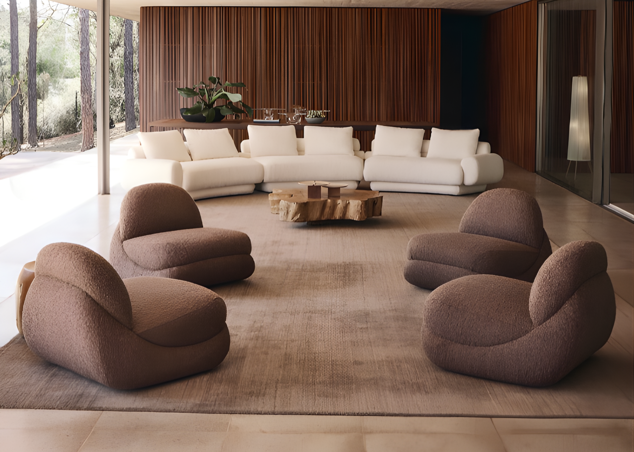 Poltrona Atmosfera revestida em tecido boucle marrom, em sala de estar aconchegante, com design sofisticado e conforto acolhedor.