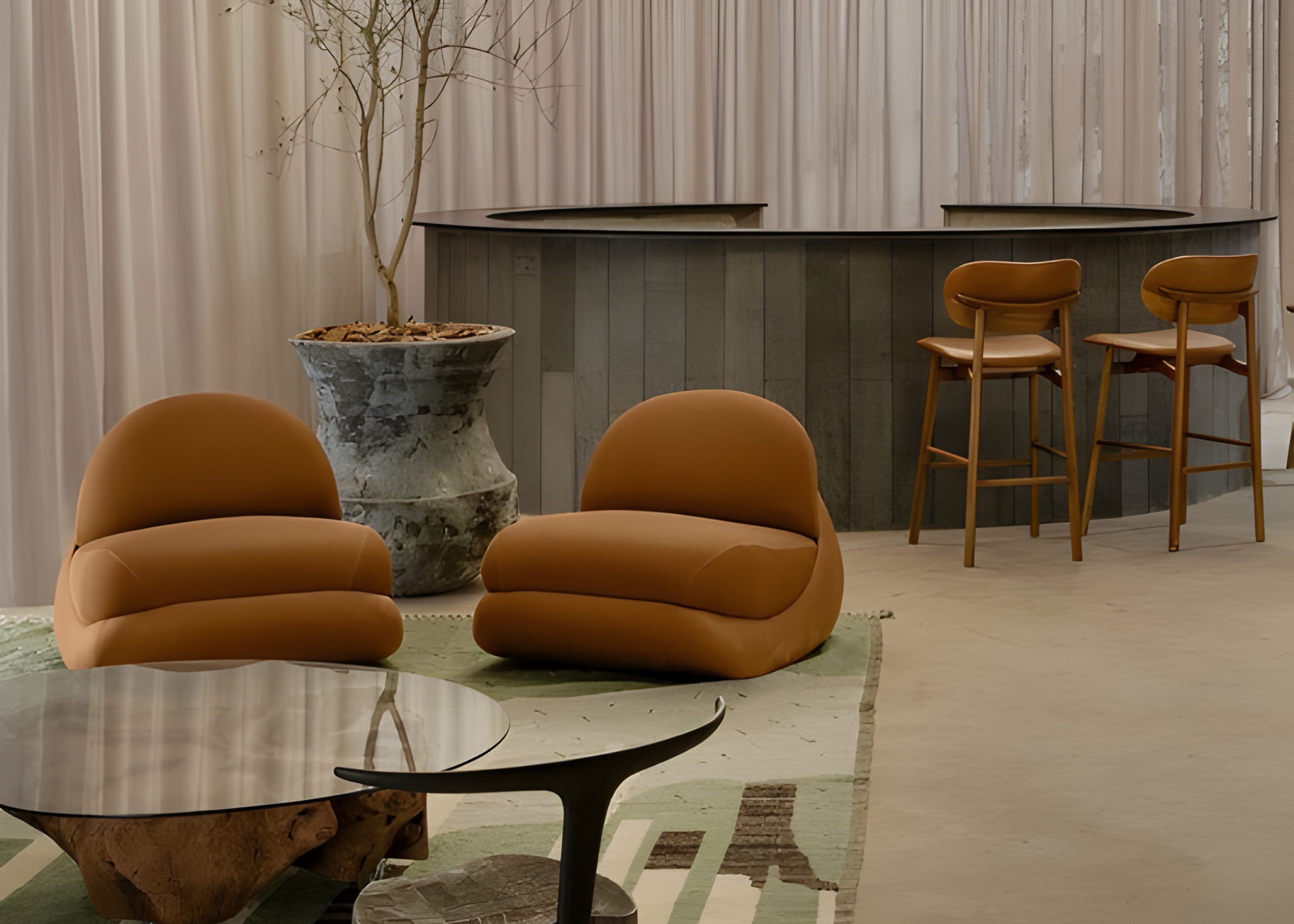 Poltrona Atmosfera em tecido couríssimo caramelo, com visual elegante, conforto excepcional e design sofisticado para salas de estar contemporâneas.