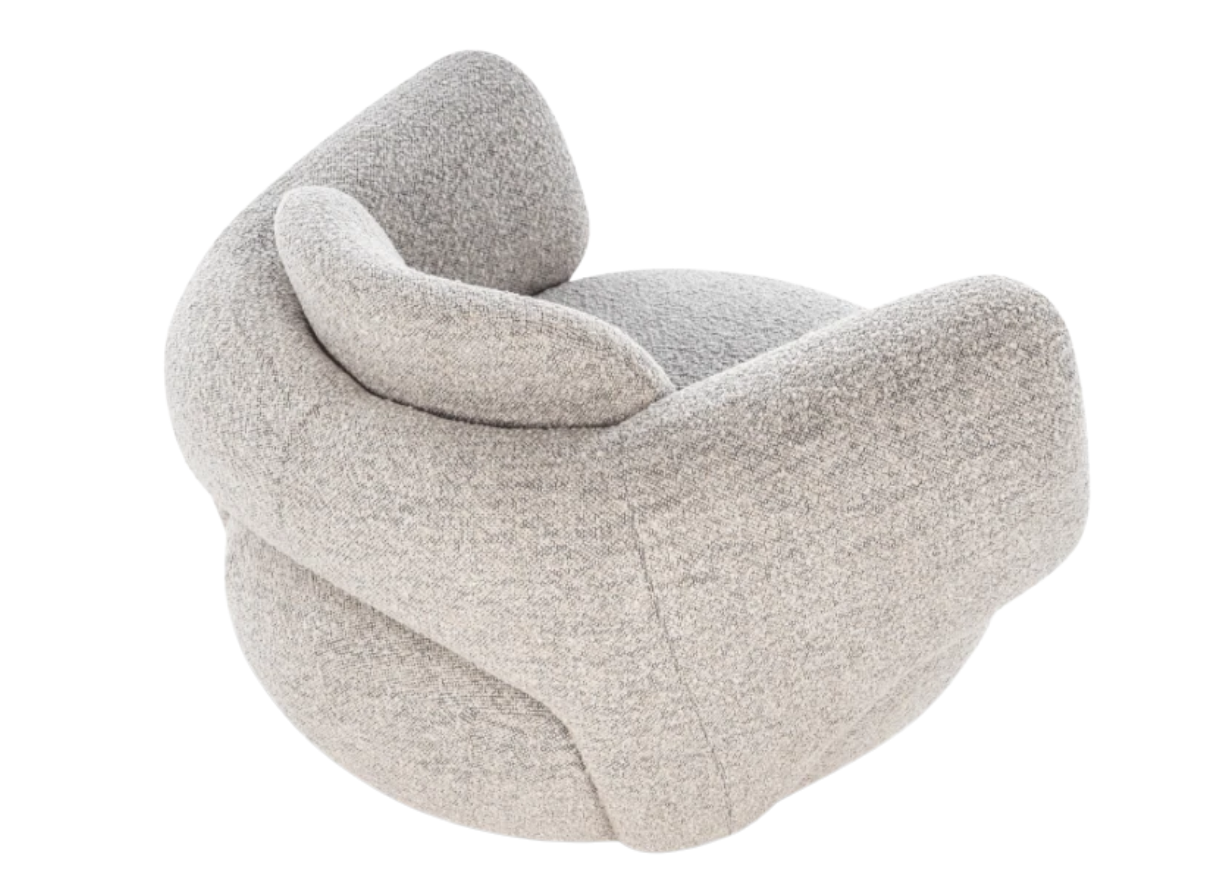 Poltrona Átria com costas detalhadas e conforto acolhedor, apresentando design sofisticado para salas de estar elegantes.