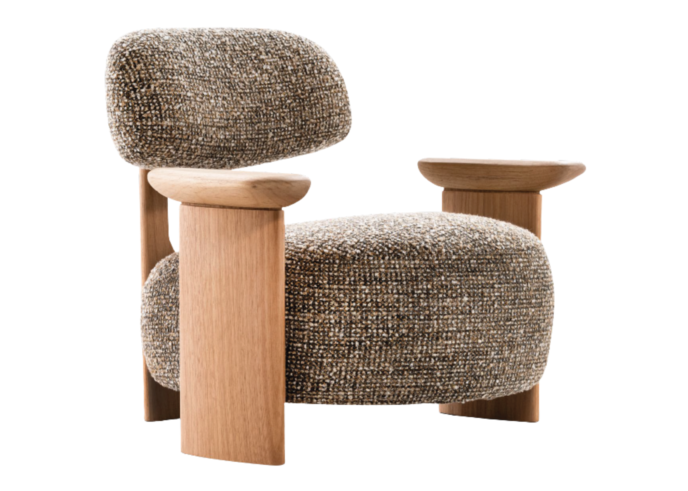 Poltrona Equilíbrio com revestimento em tecido boucle marrom e base em madeira, unindo conforto, design acolhedor e sofisticação para ambientes elegantes e contemporâneos.