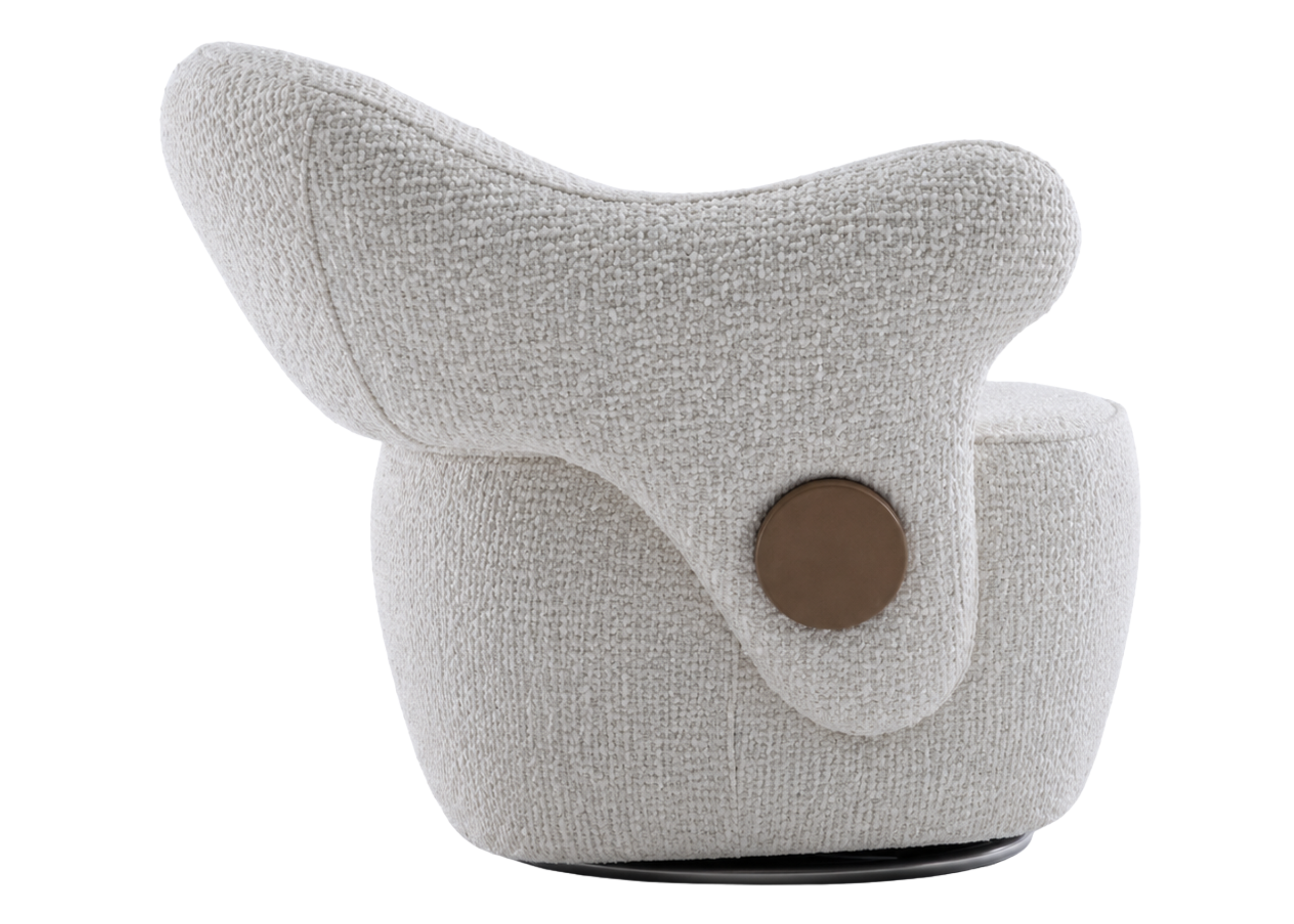 Poltrona Libella com base giratória, revestimento em bouclé off white e acabamento em madeira, apresentando design contemporâneo e refinado para ambientes elegantes.