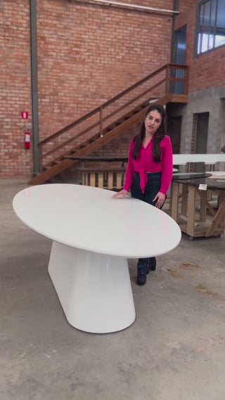 Mesa de Jantar Oval Favo