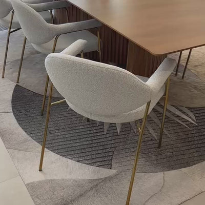 Cadeira Spazio para sala de jantar, tecido boucle cinza, elegante.