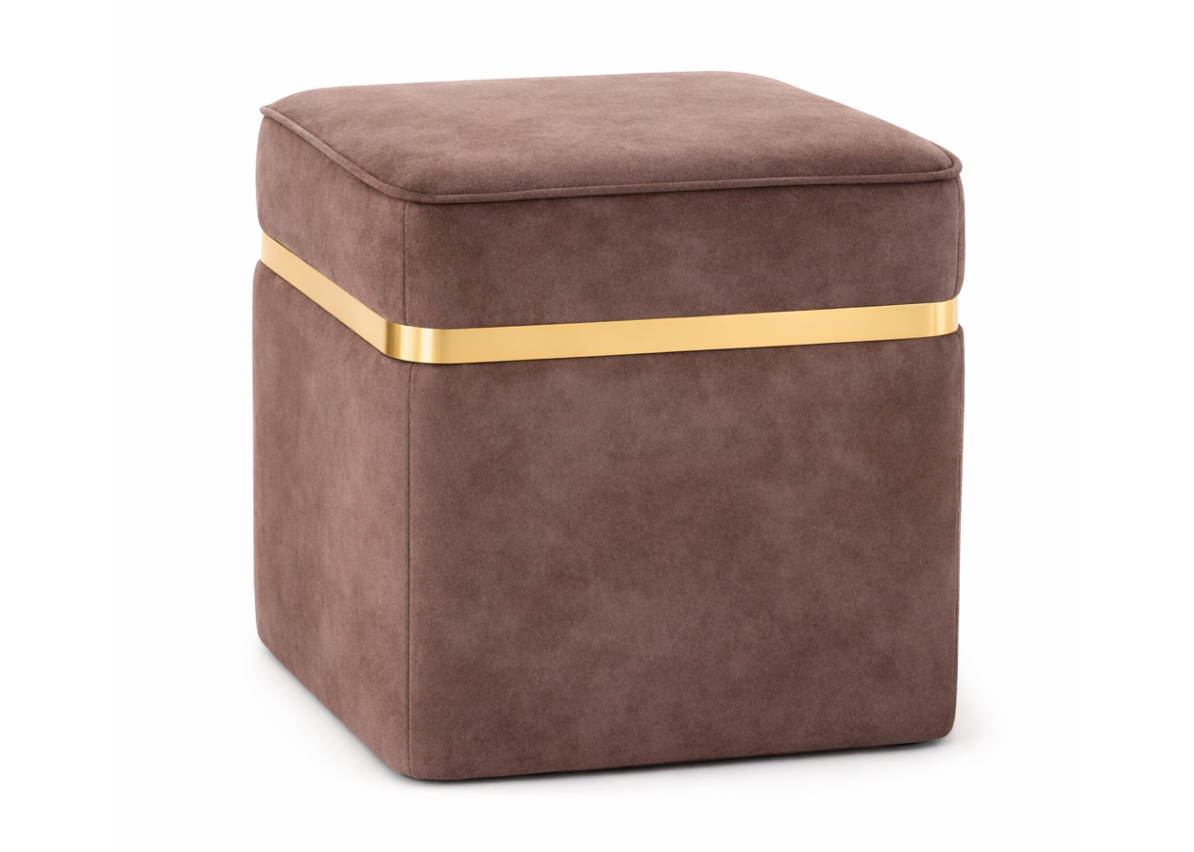 Puff Hugo com revestimento em veludo marrom e detalhe dourado, com design sofisticado ideal para ambientes elegantes e contemporâneos.