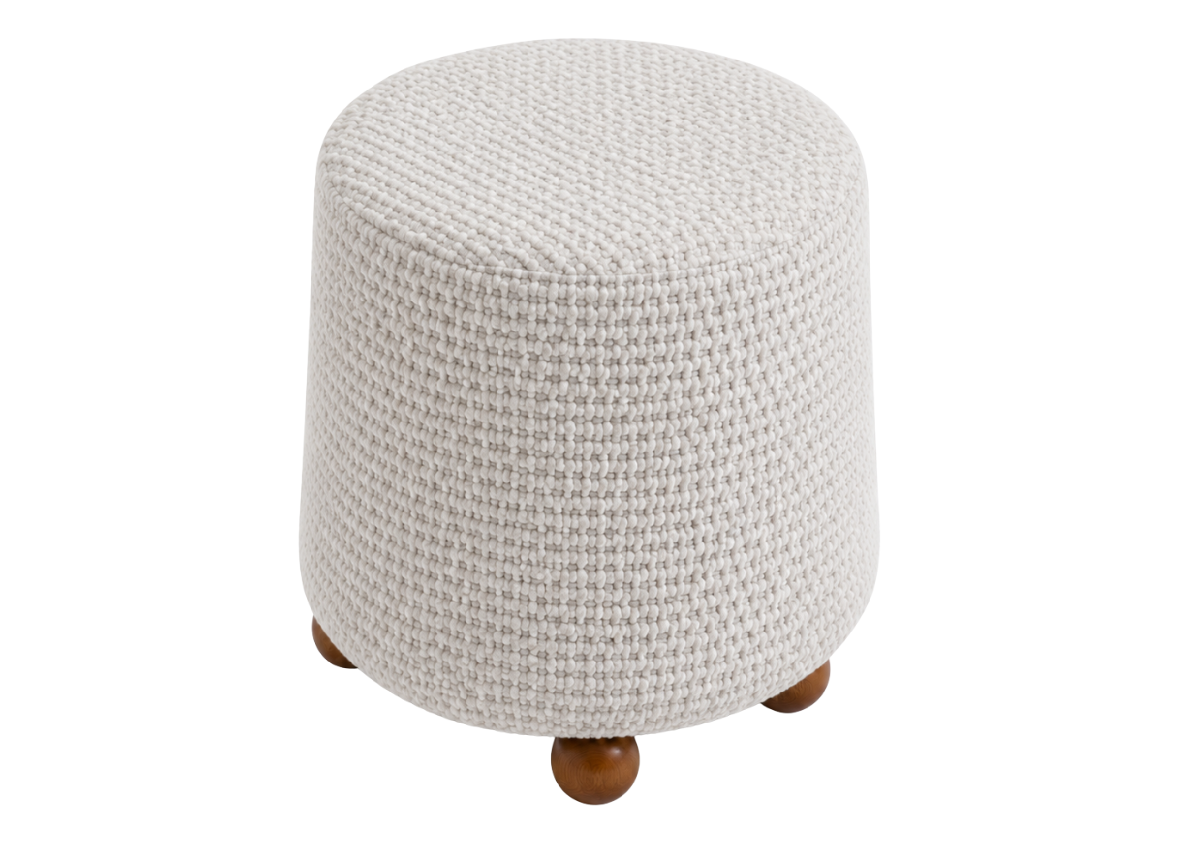 Puff modelo Domo redondo com revestimento em bouclé branco e pés em madeira, ideal para compor espaços acolhedores e contemporâneos.